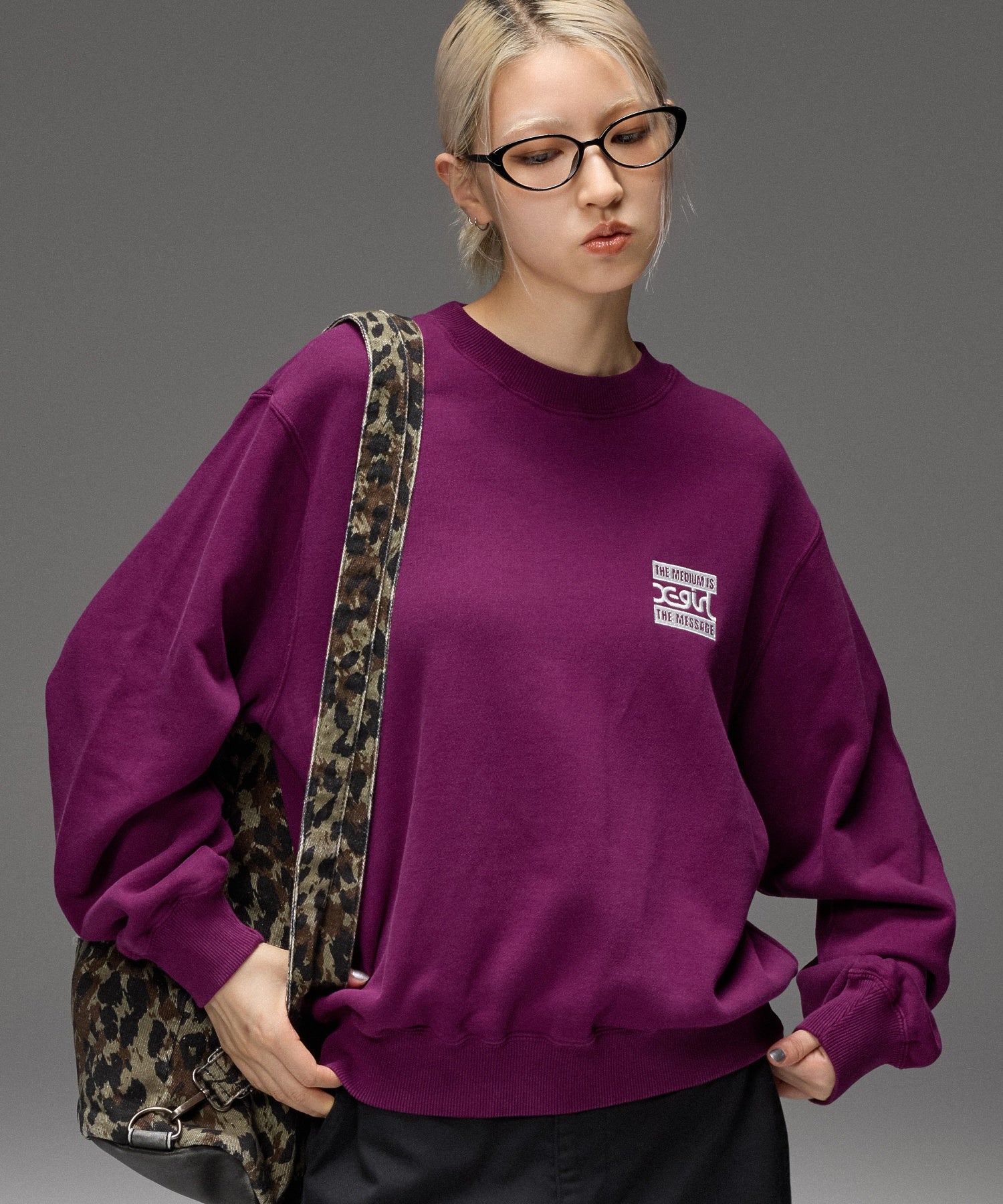 BOX AND MILLS LOGO PATCH SWEATSHIRT