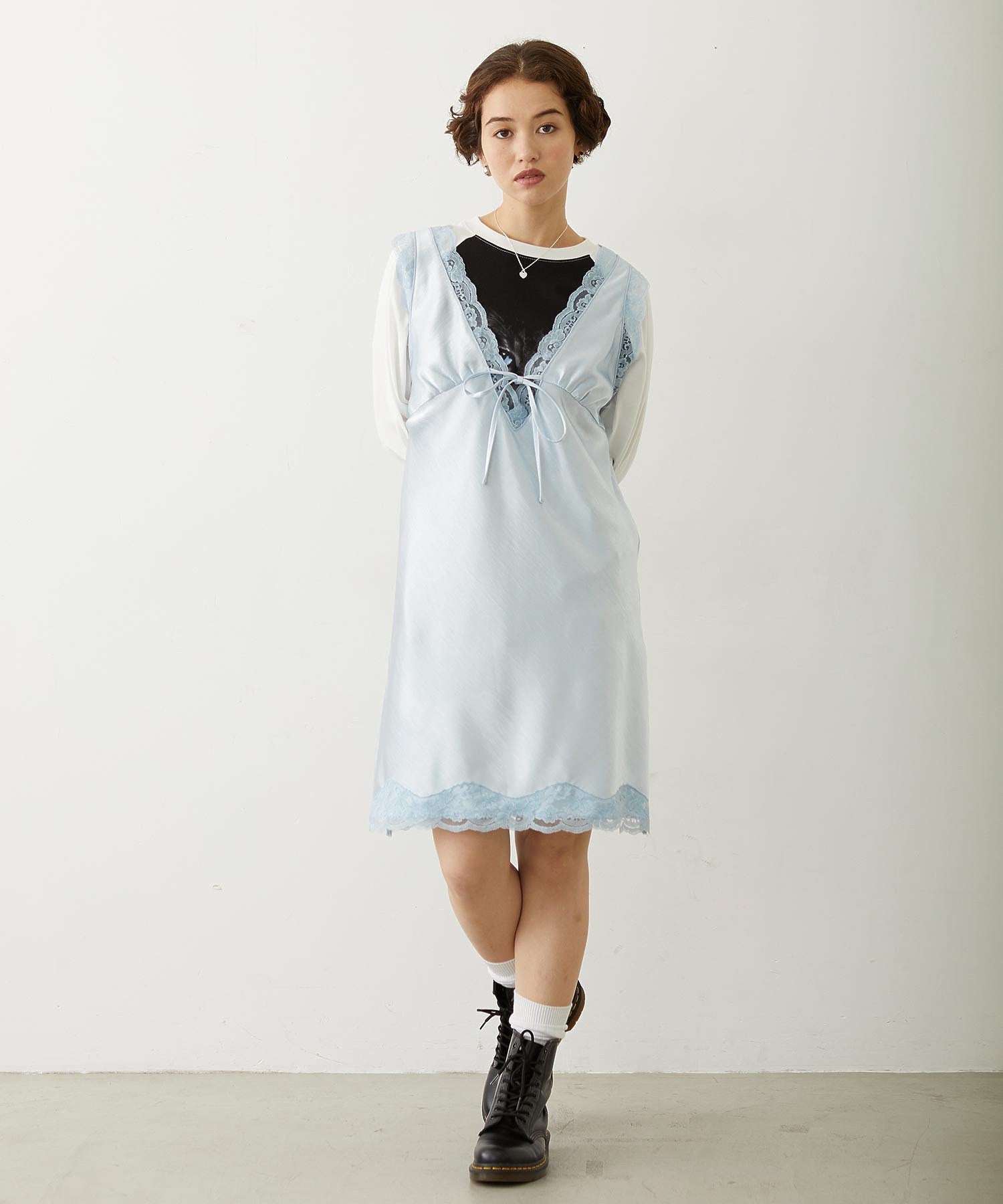V-NECK LACE DRESS