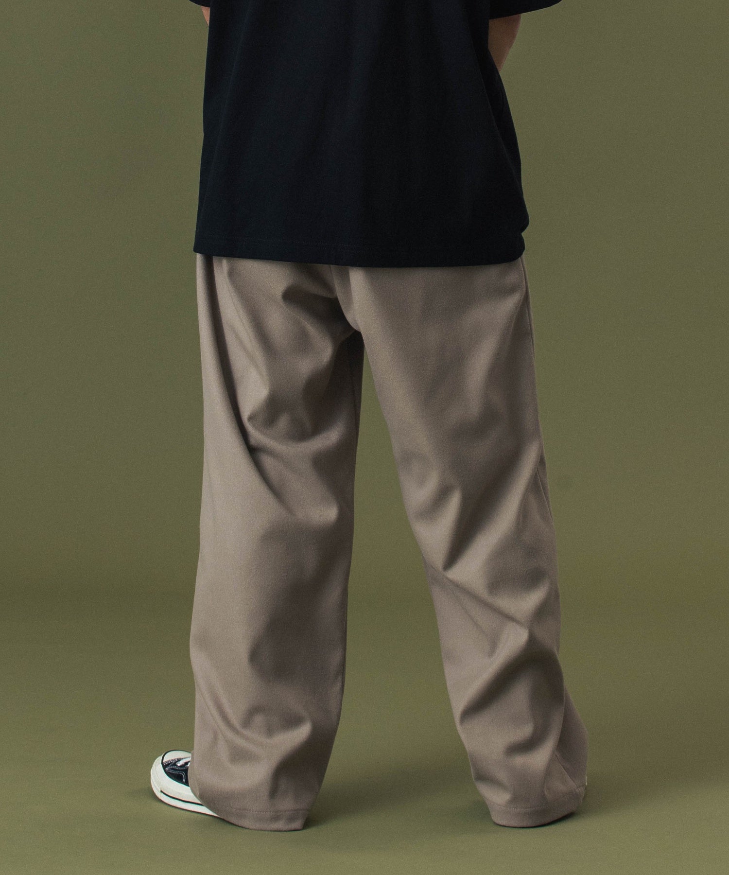 WIDE TUCK PANTS