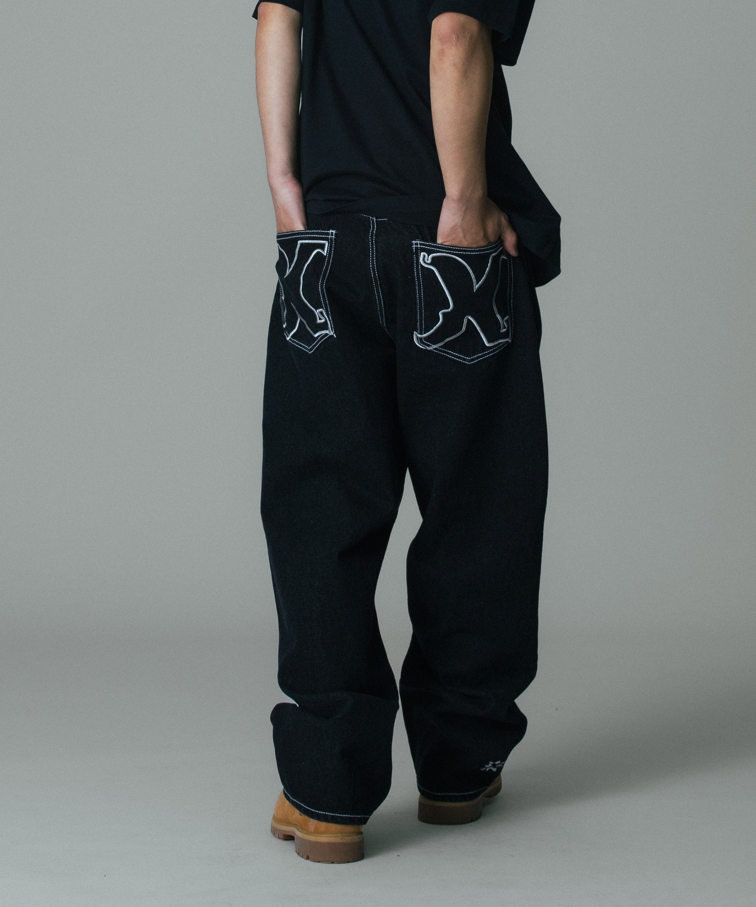 EMBROIDERED DENIM PANTS