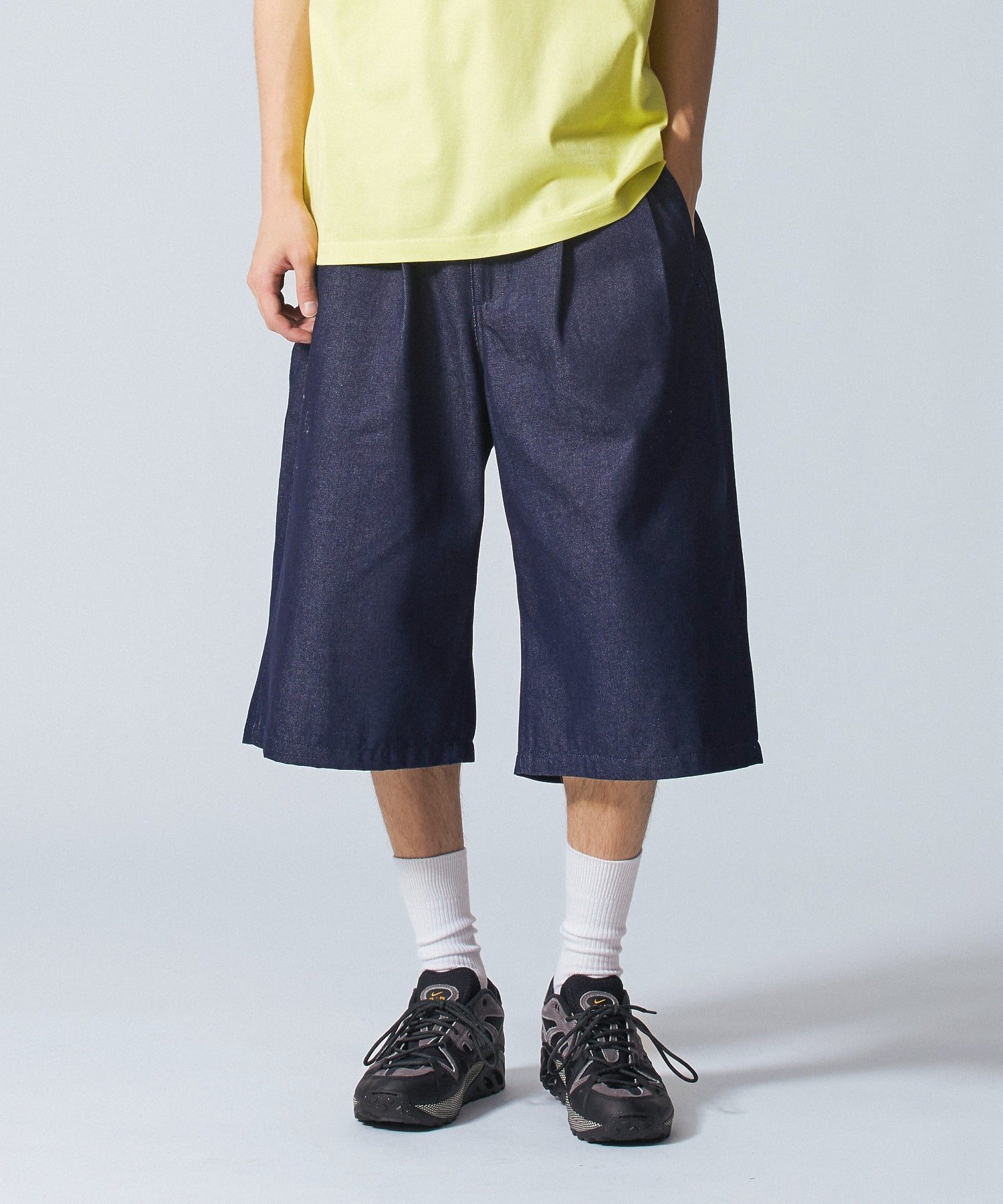 SHORT BAGGY DENIM PANTS