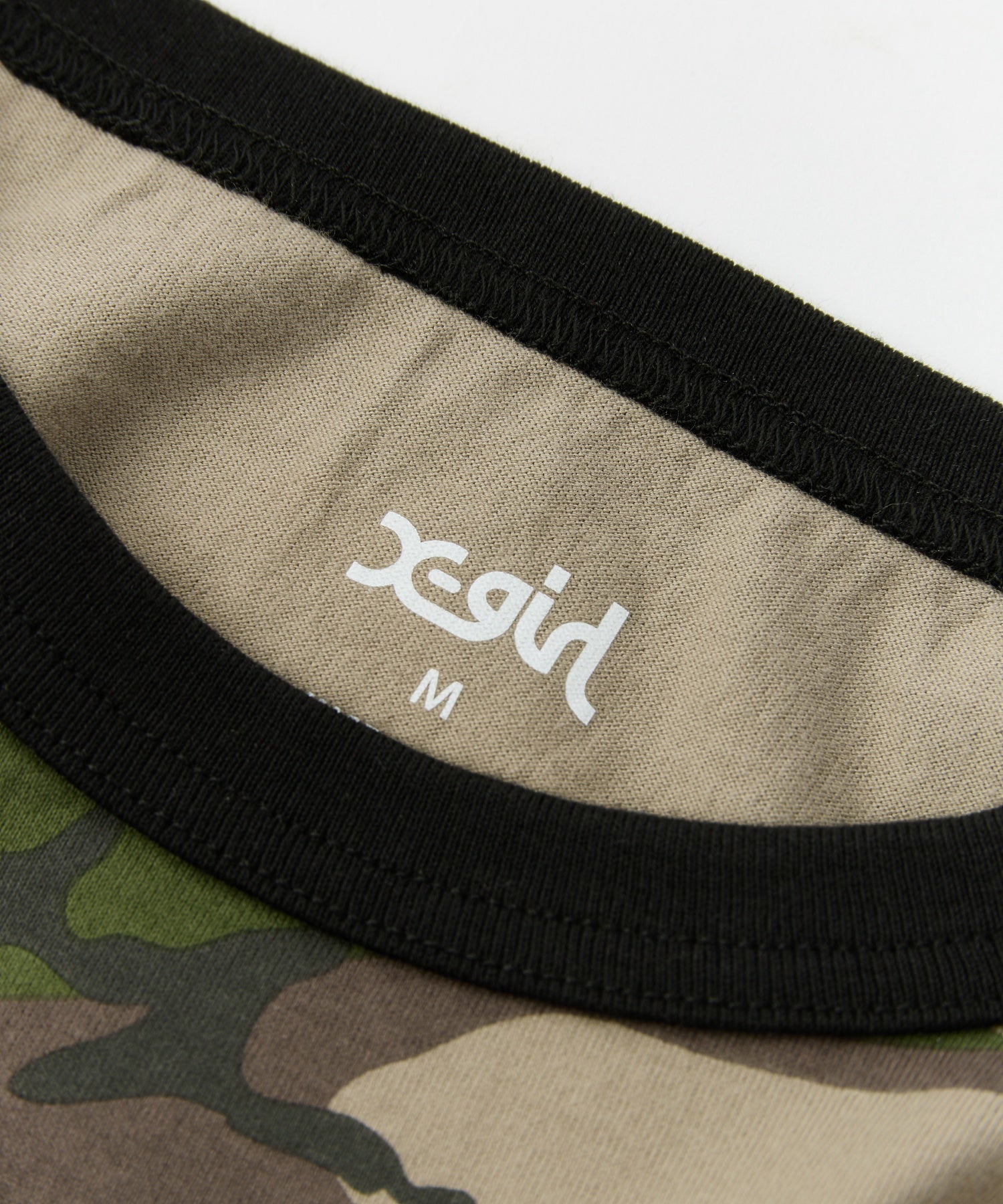 CURSIVE LOGO CAMO S/S BABY TEE