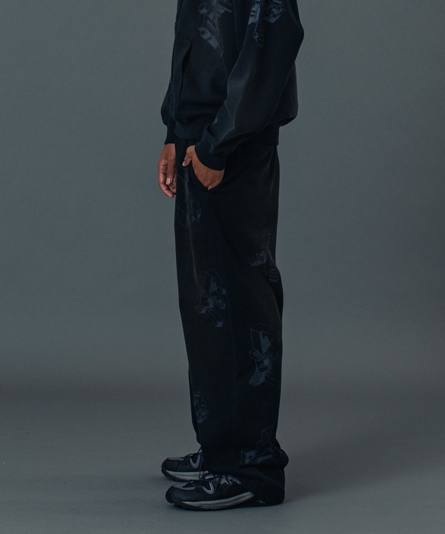 GEOMETRIC SWEAT PANTS