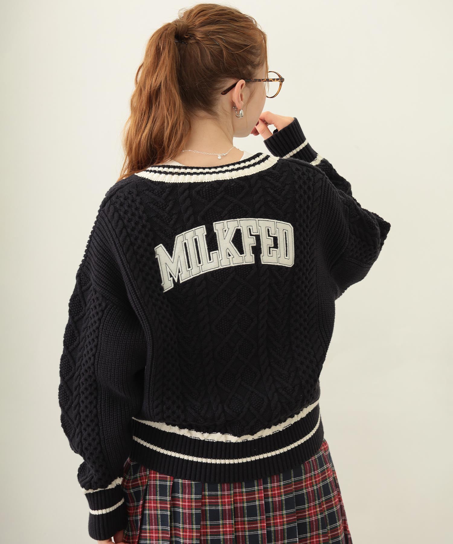 MILKFED. PATCH V-NECK KNIT
