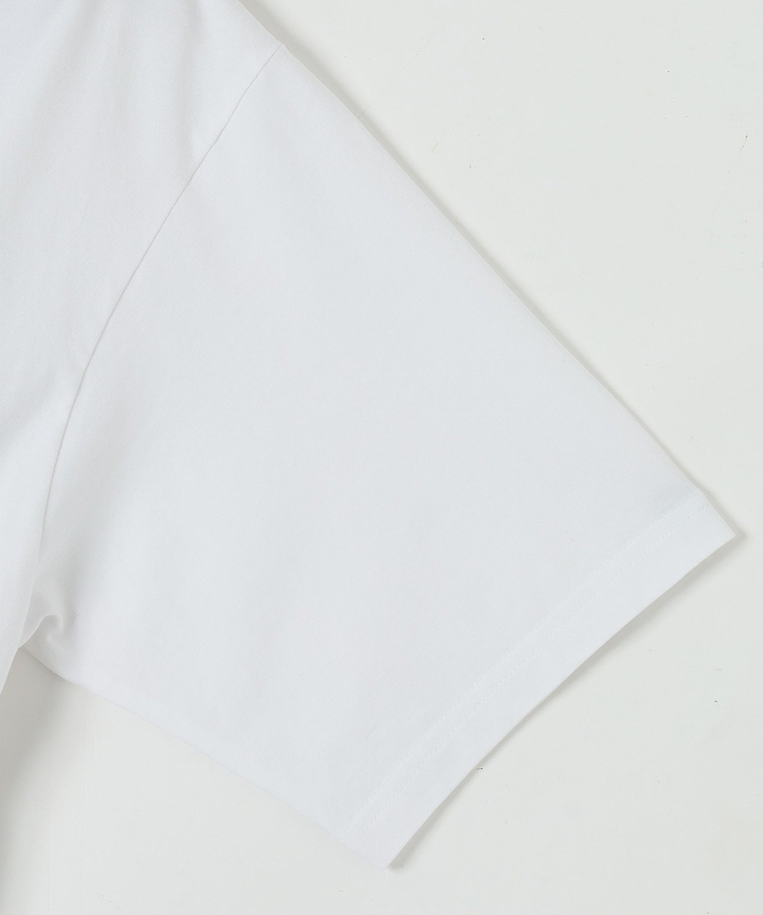 BOILER ROOM/ボイラールーム/GLOBE LOGO T-SHIRT AW25SS35WHT