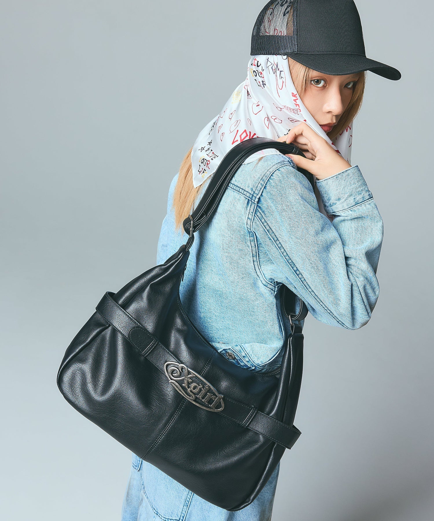 OVAL LOGO CLASP FAUX LEATHER SHOULDER BAG