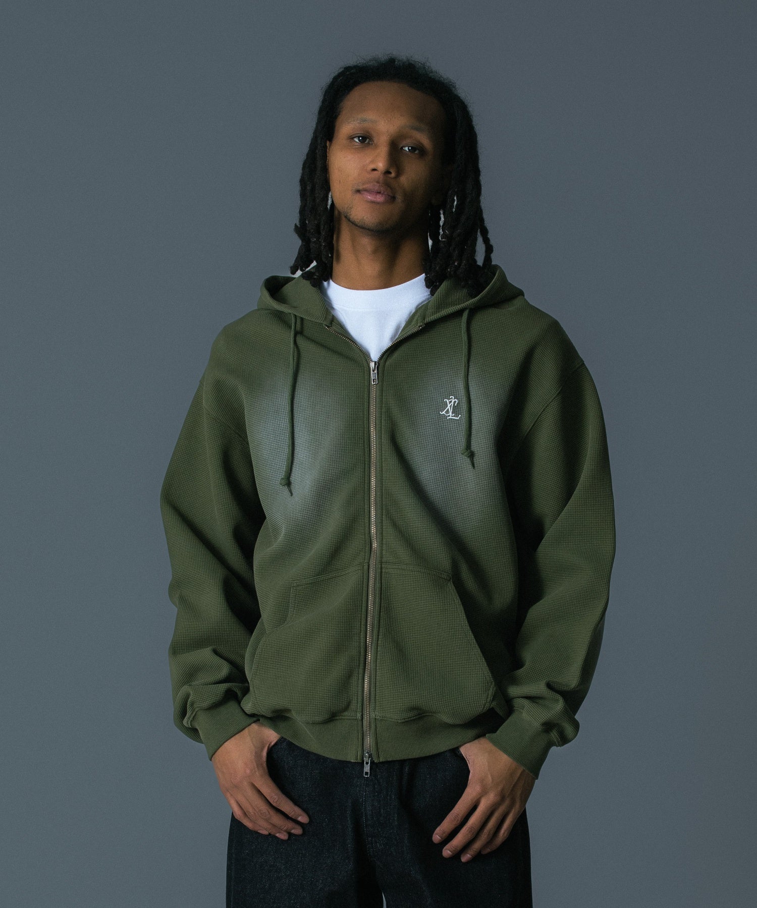 MODEL 身長185cm / 着用サイズ：Lサイズ