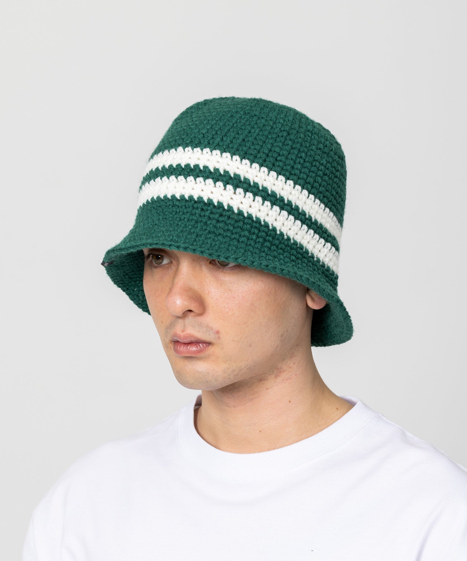 KNITTED BUCKET HAT