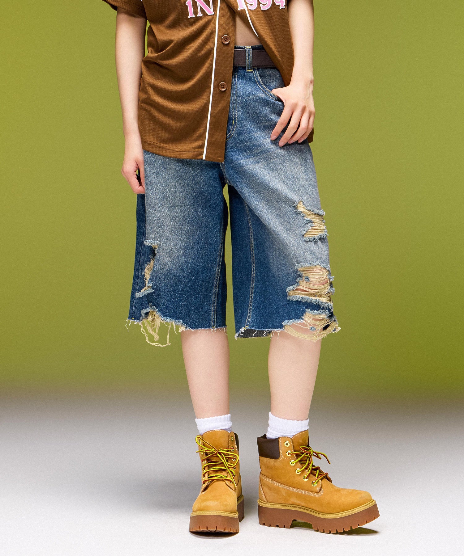 EMBLEM POCKET DISTRESSED DENIM SHORTS