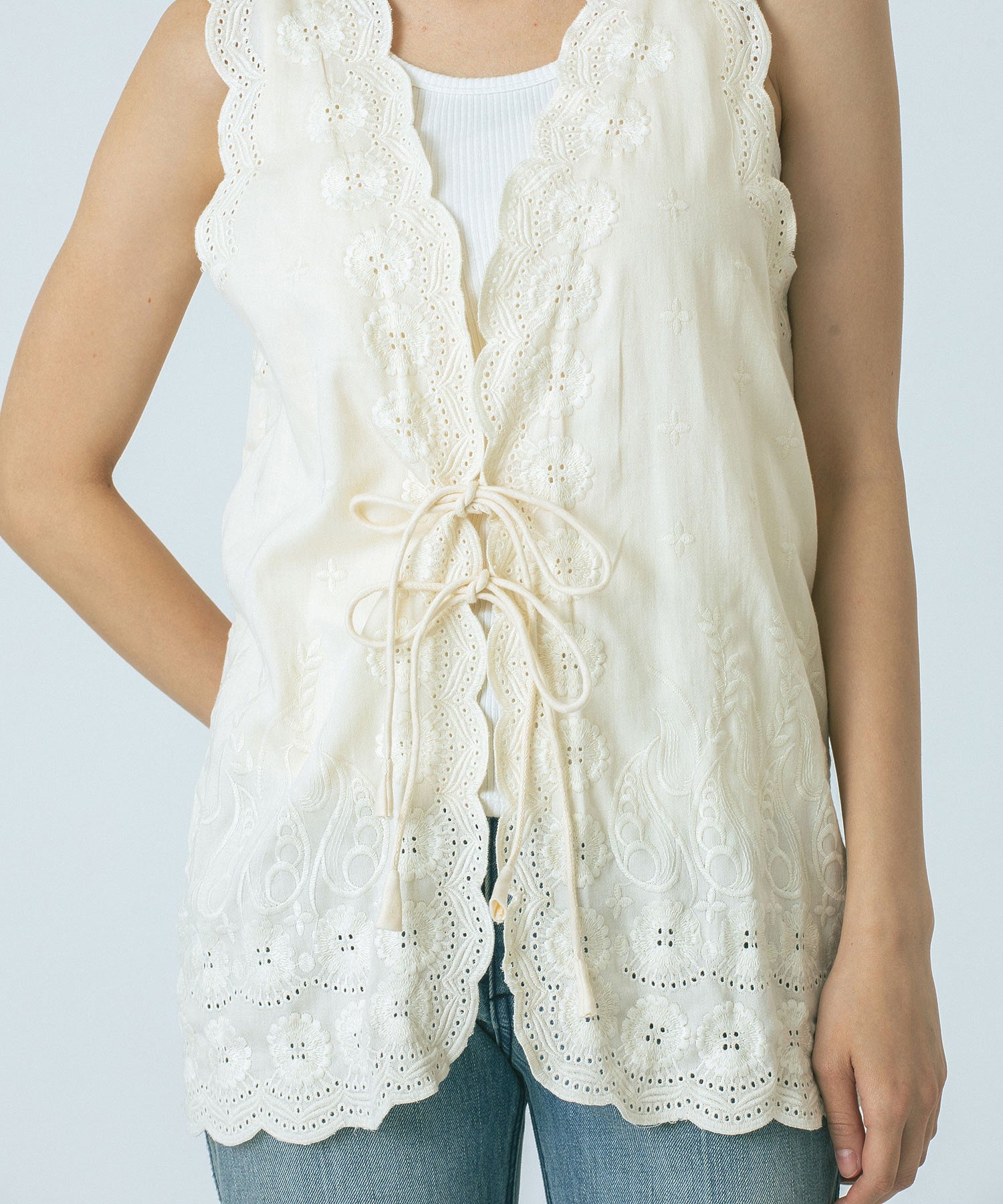 HLAADA for ROSEBUD/EMBROIDERY GILET