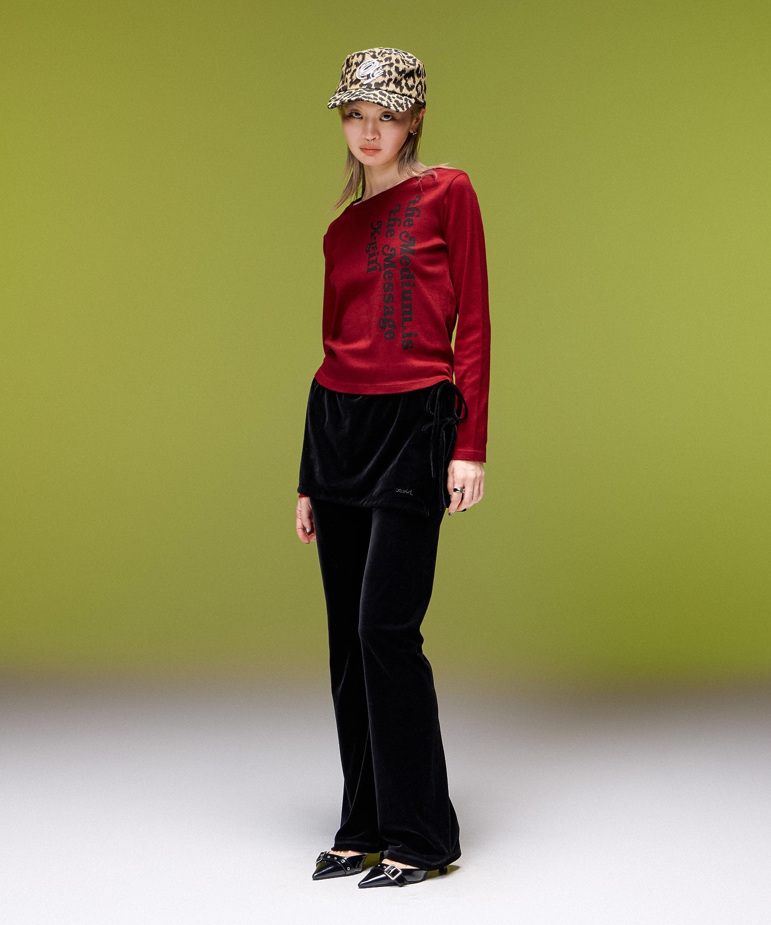 BACK SLIT COMPACT L/S TOP