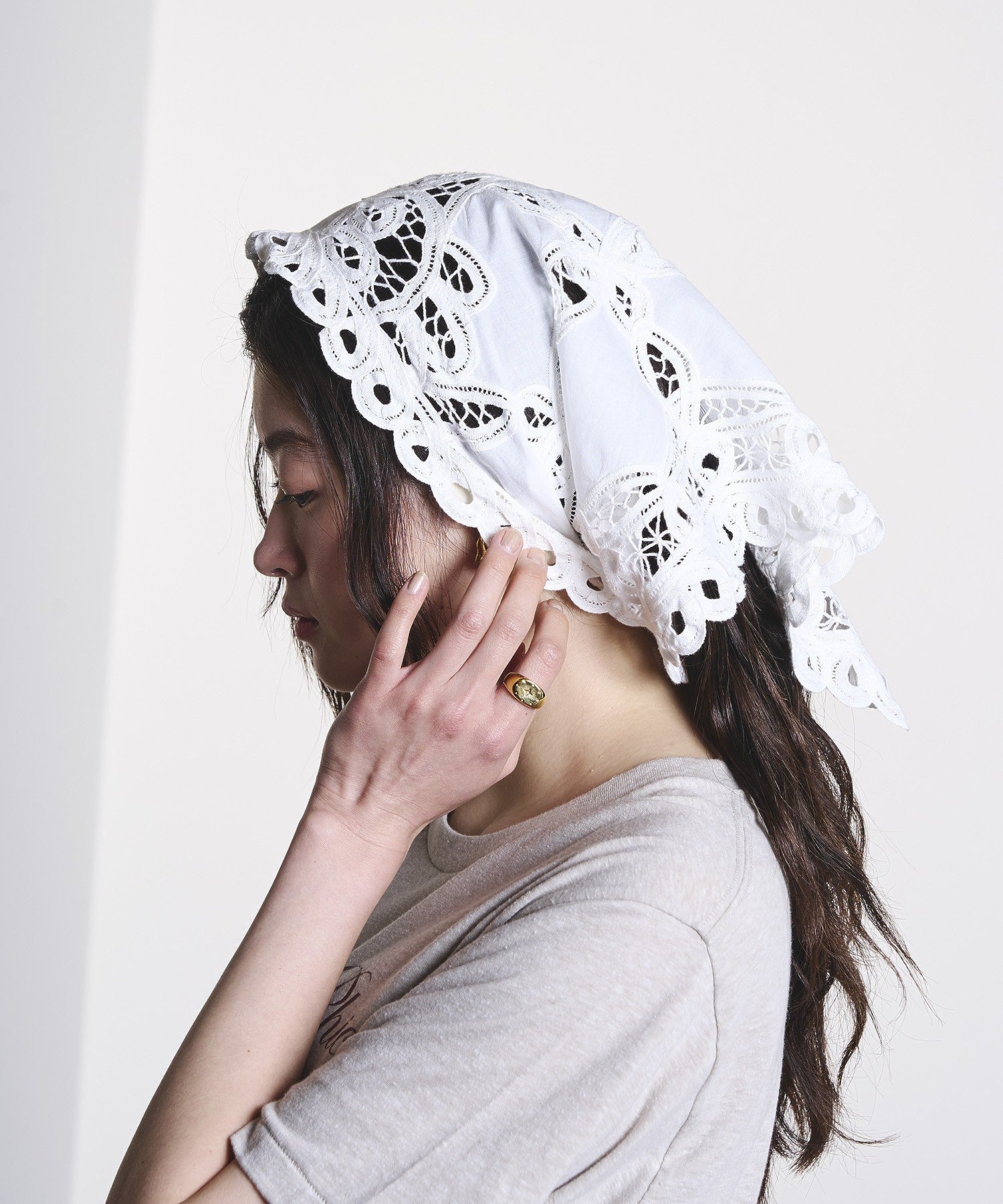 mag.by c/BATTEN LACE SCARF