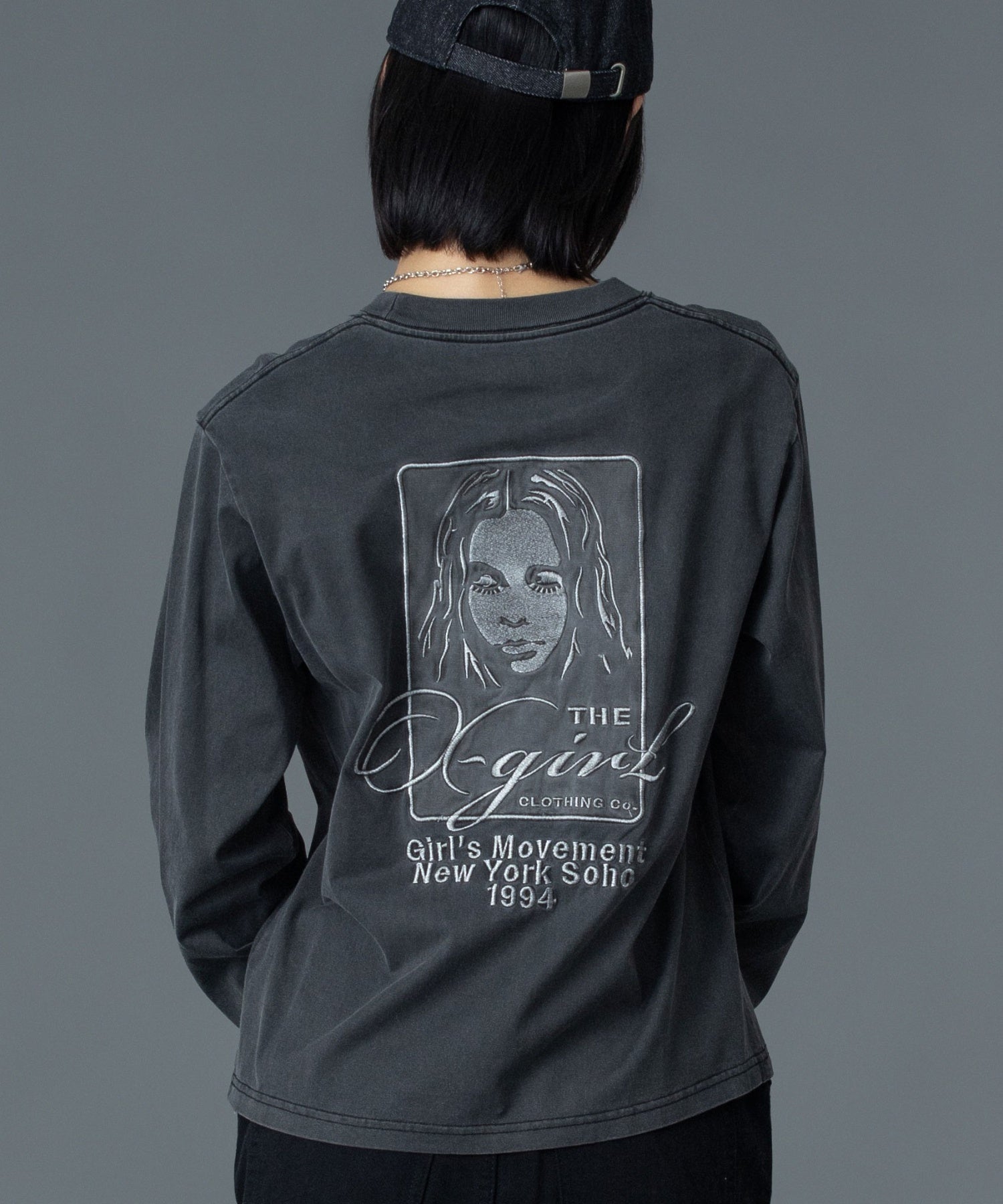 PIGMENT DYED FACE AND LOGO SQUARE PATCH L/S TEE