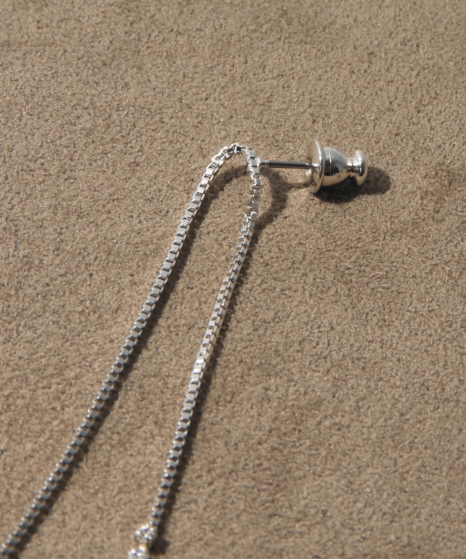 loni/LEAF BIJOU ASYMMETRY PIERCE