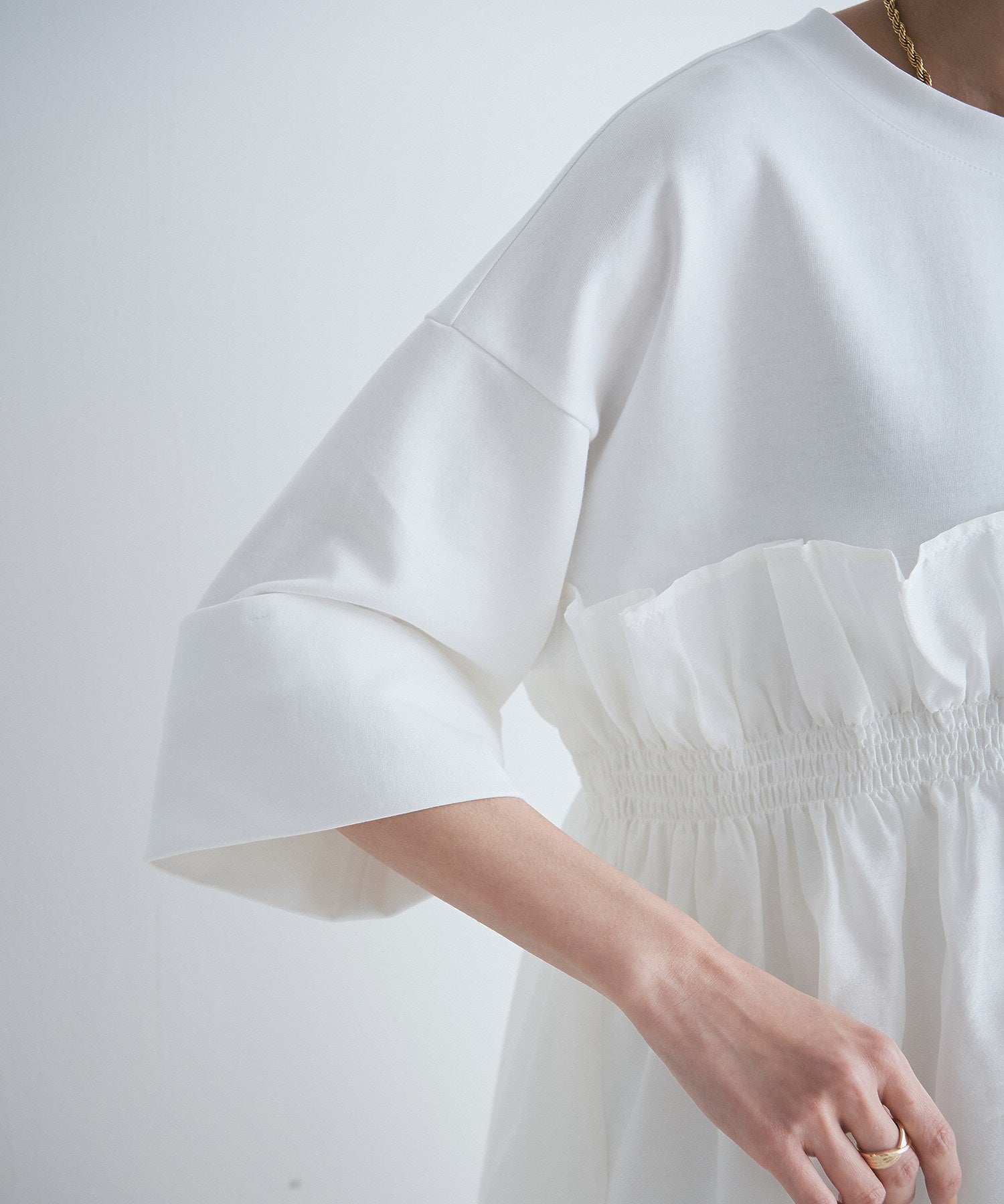 ドッキングフリルカットソー