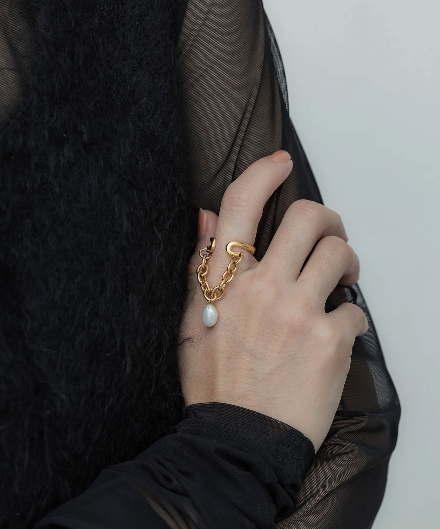loni/IVY PEARL CHAIN RING