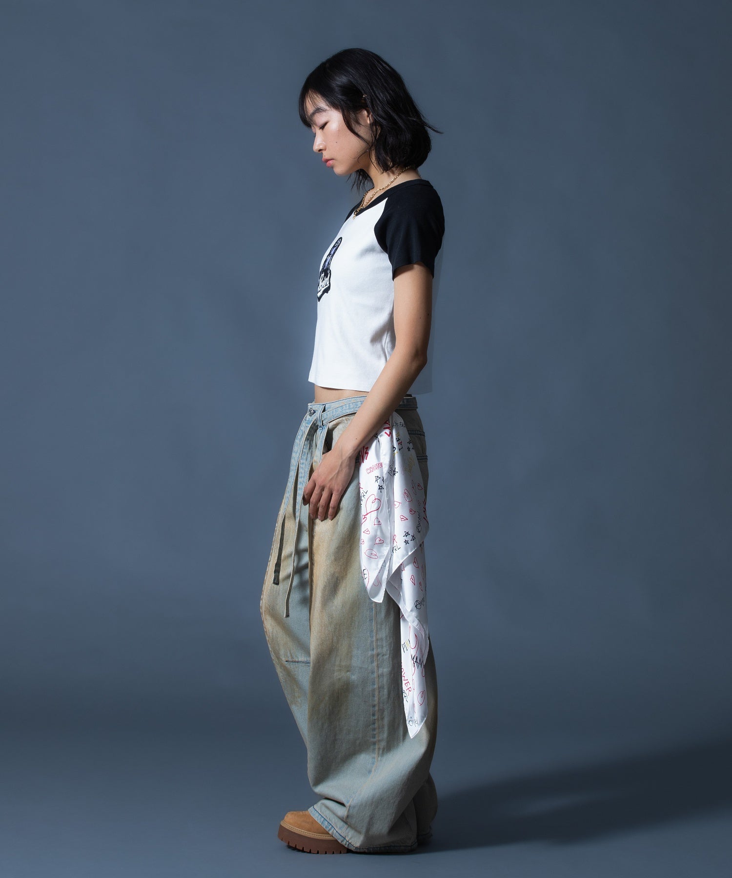 FADED FACE LABEL WIDE BAGGY DENIM PANTS
