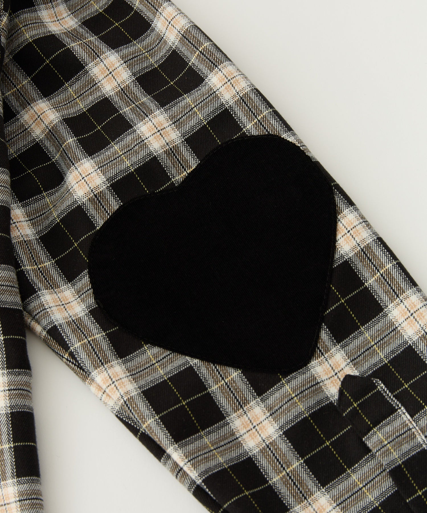 HEART ELBOW PATCH PLAID SHIRT