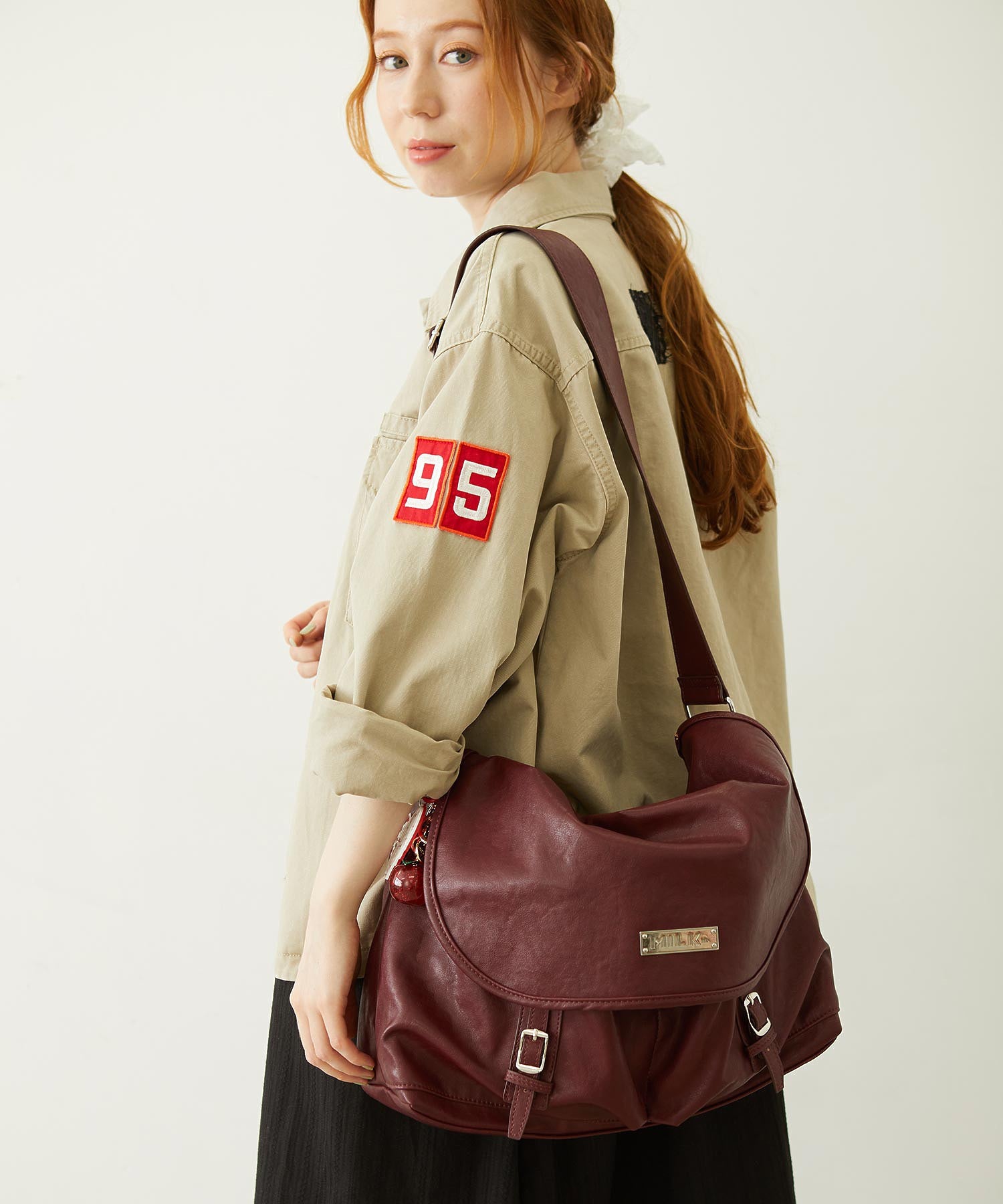 BAR LOGO MESSENGER BAG