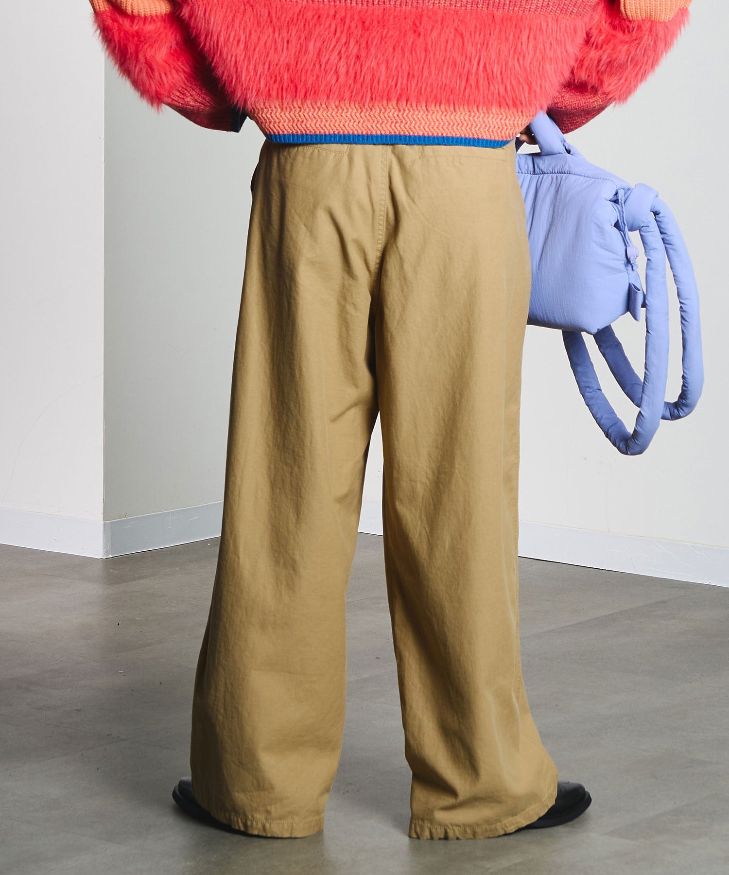 DENIM/BACK SATIN PANTS