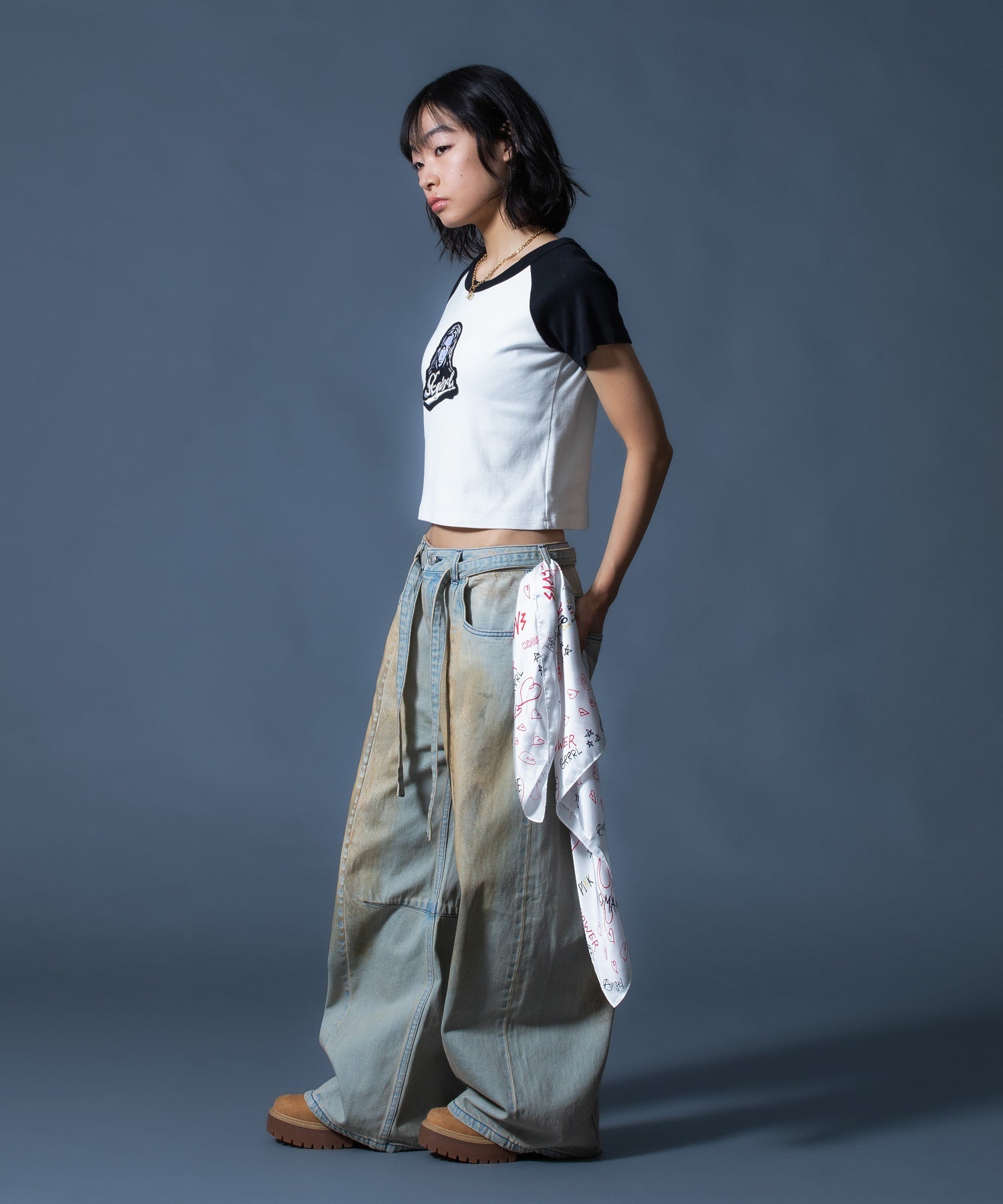 FADED FACE LABEL WIDE BAGGY DENIM PANTS