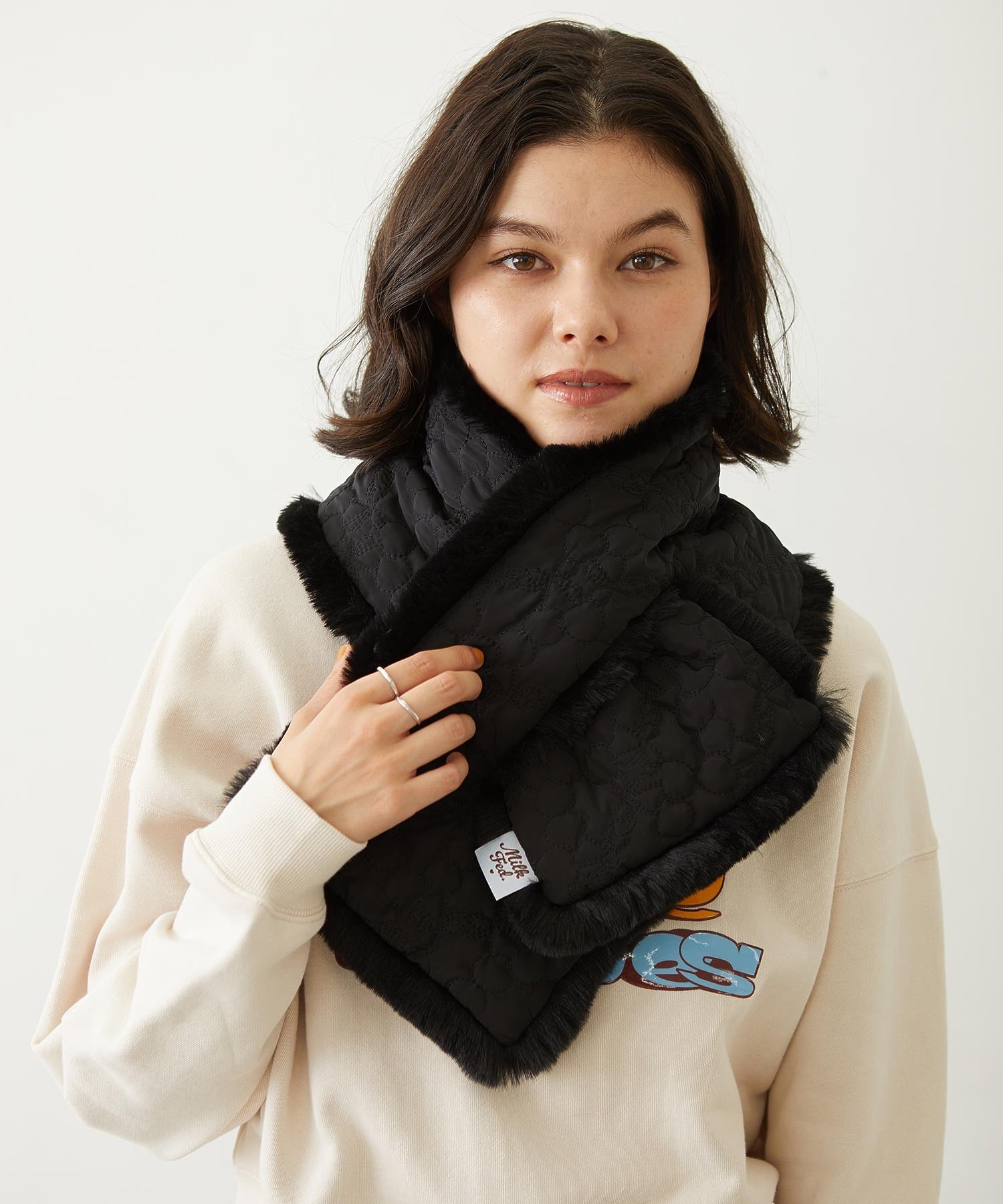 CHERRY QUILTED REVERSIBLE NYLON SCARF