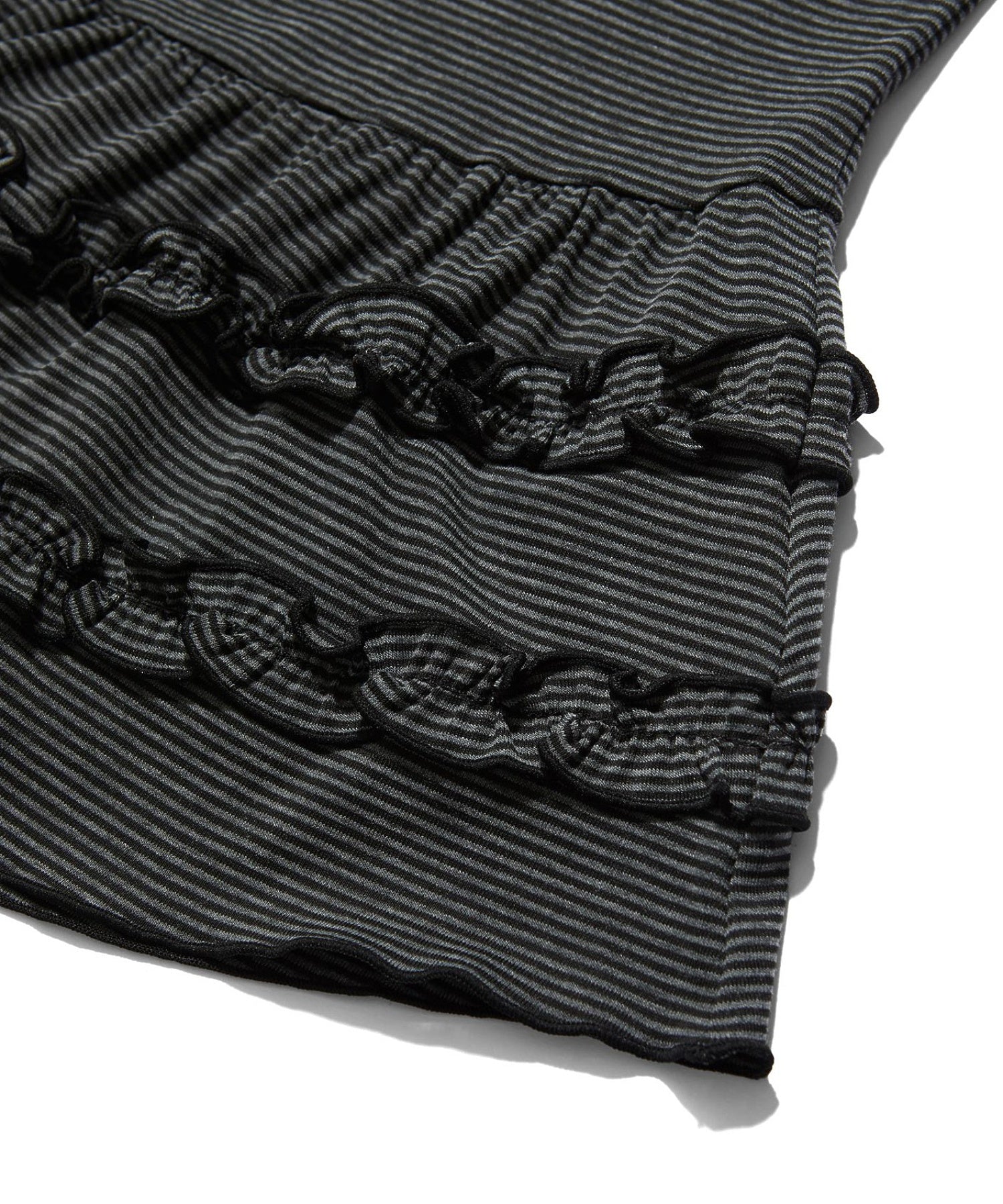 RUFFLE HEM L/S TOP