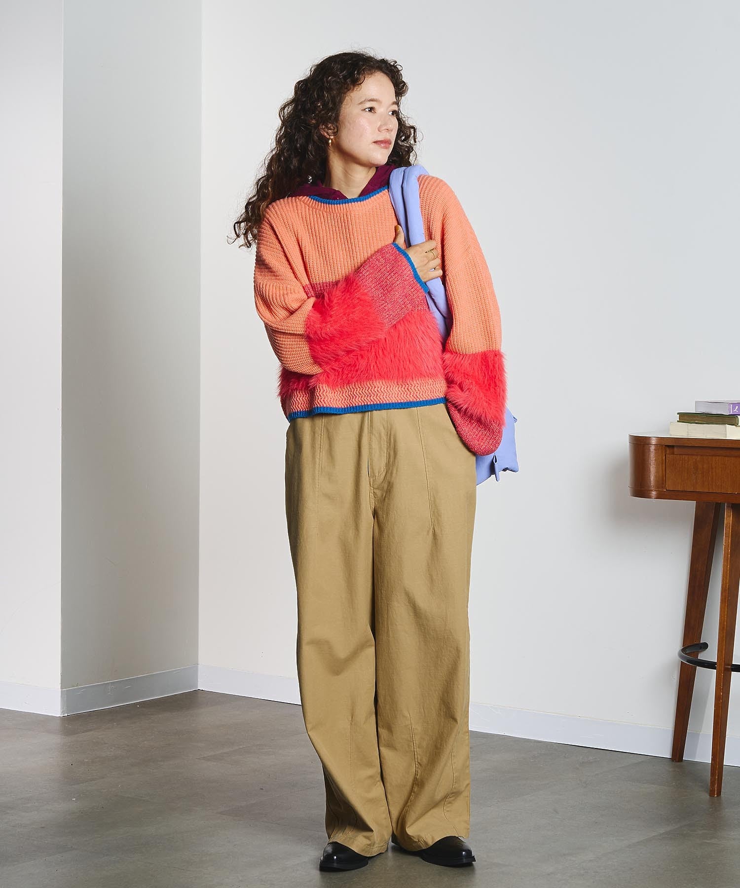 DENIM/BACK SATIN PANTS