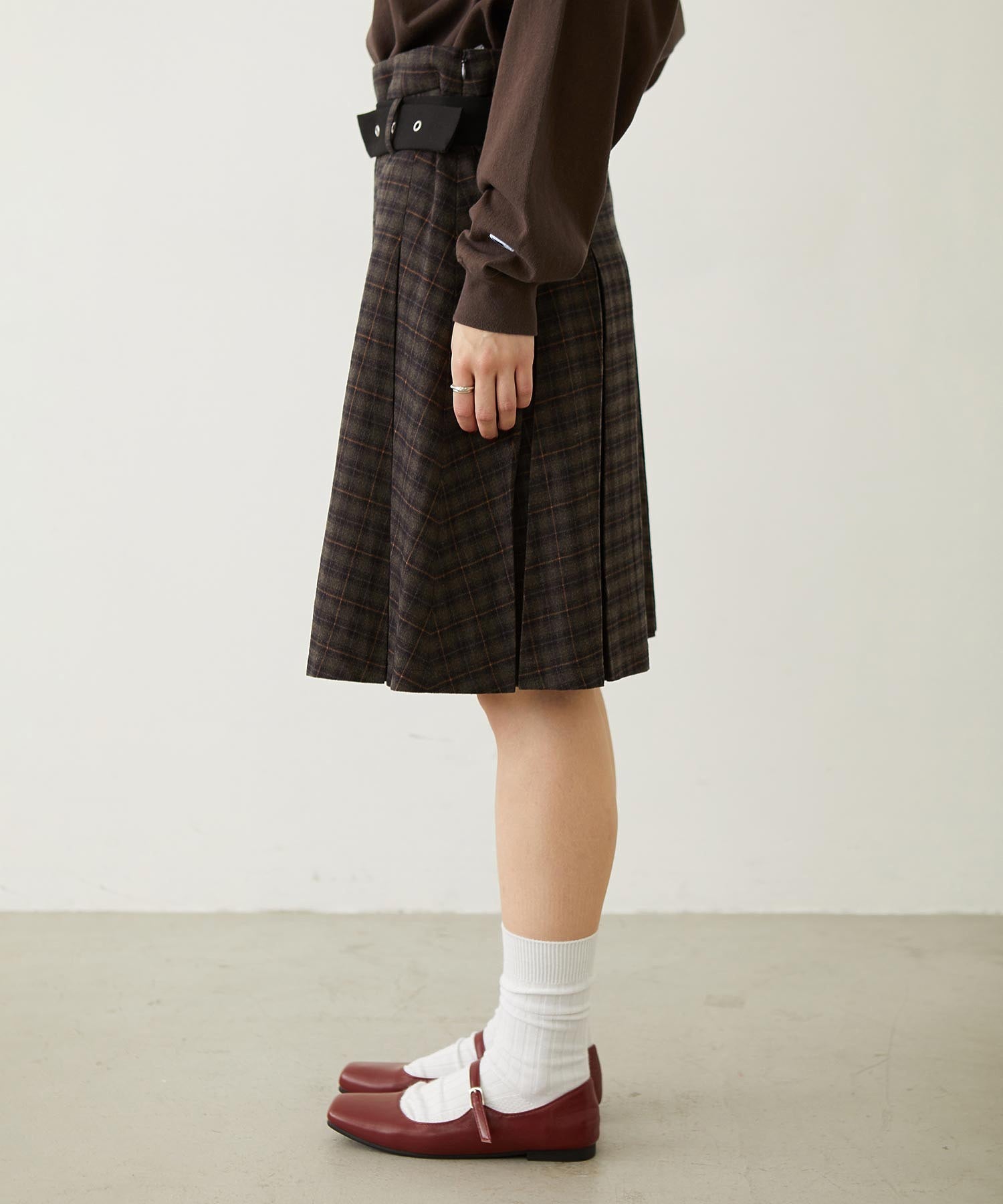 BELTED PLEATED SKIRT