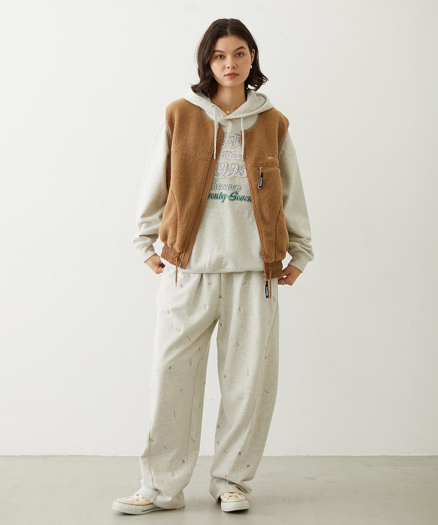 EMBROIDERED ROSE SWEAT WIDE PANTS