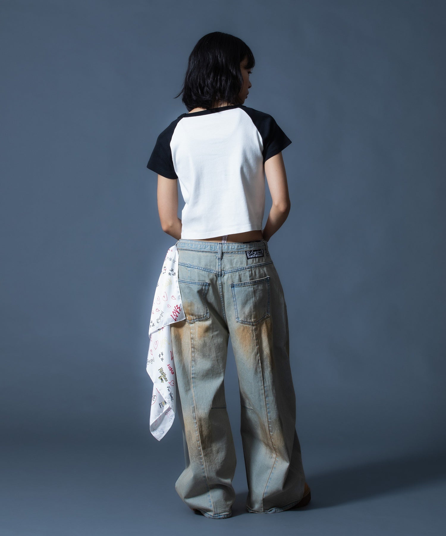 FADED FACE LABEL WIDE BAGGY DENIM PANTS