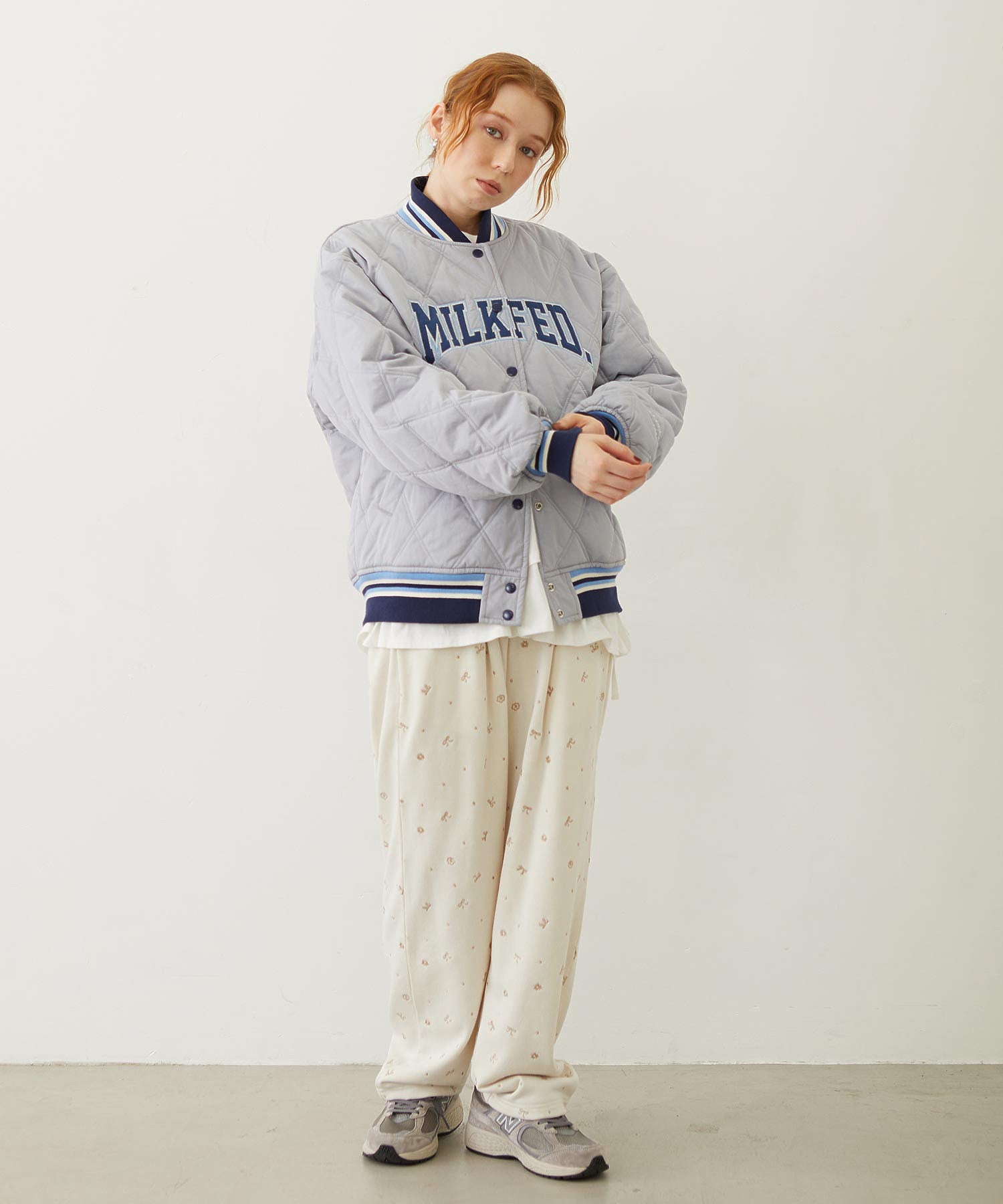 EMBROIDERY TUCK SWEAT PANTS