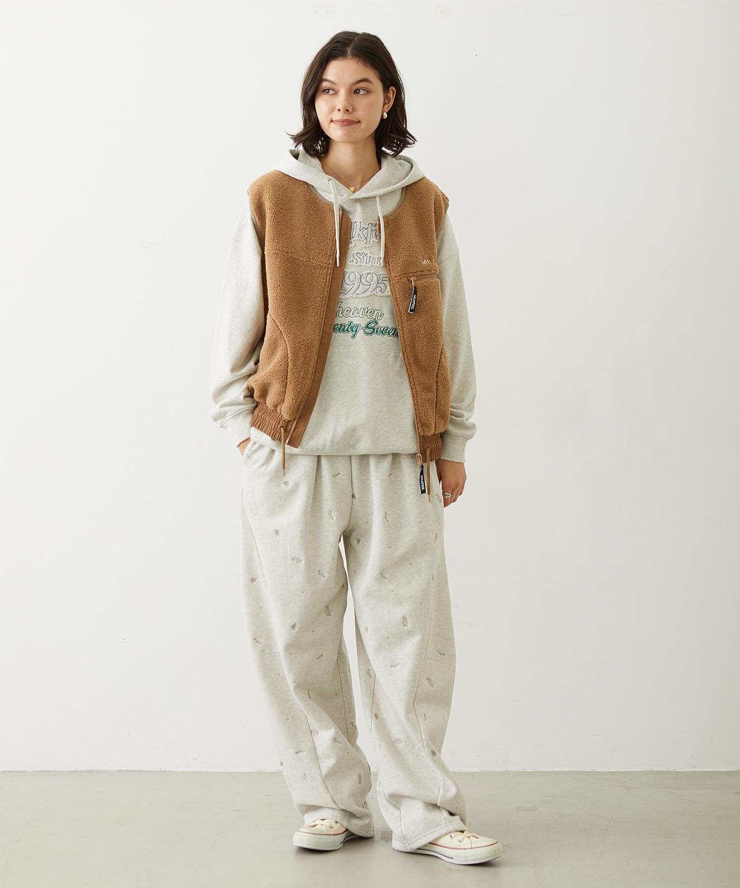 EMBROIDERED ROSE SWEAT WIDE PANTS