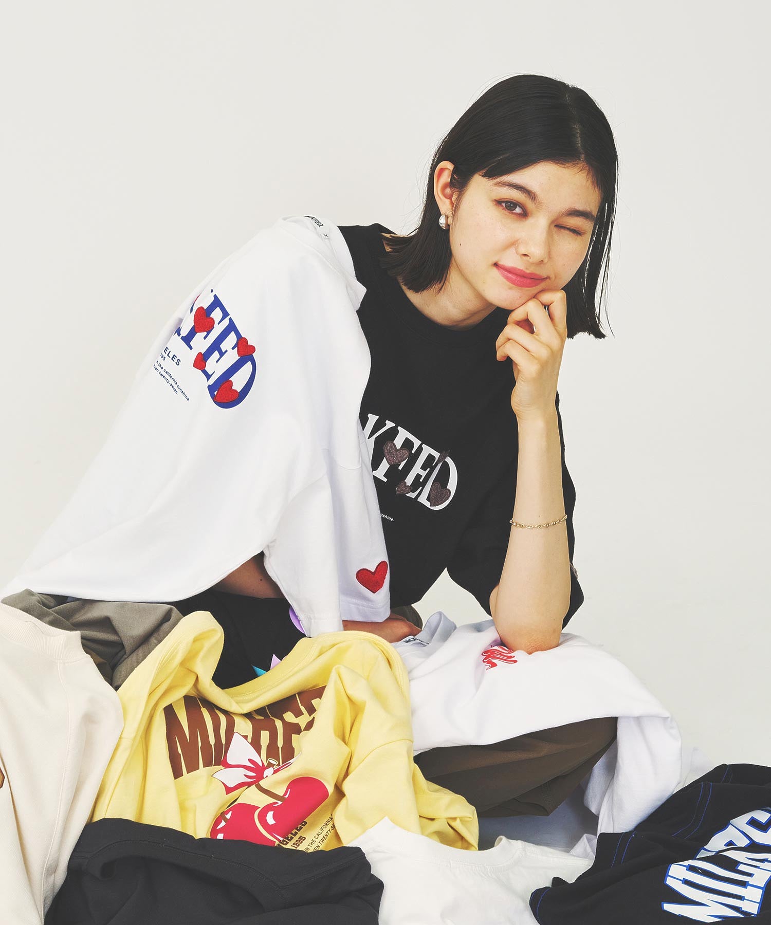 HEART EMBROIDERED LOGO WIDE S/S TEE