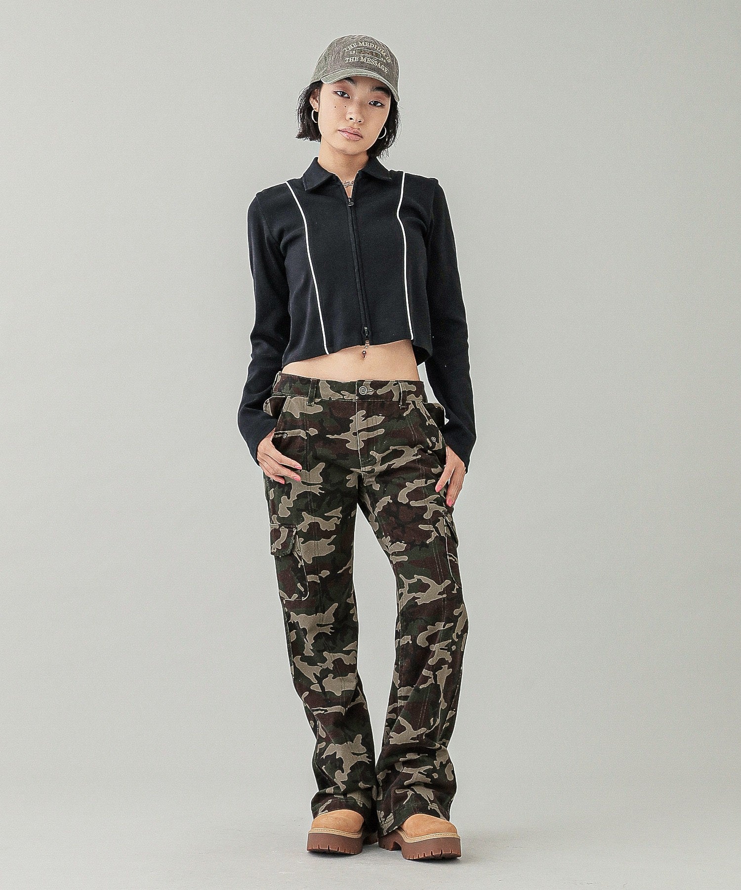 LOW RISE HIP LOGO PANTS