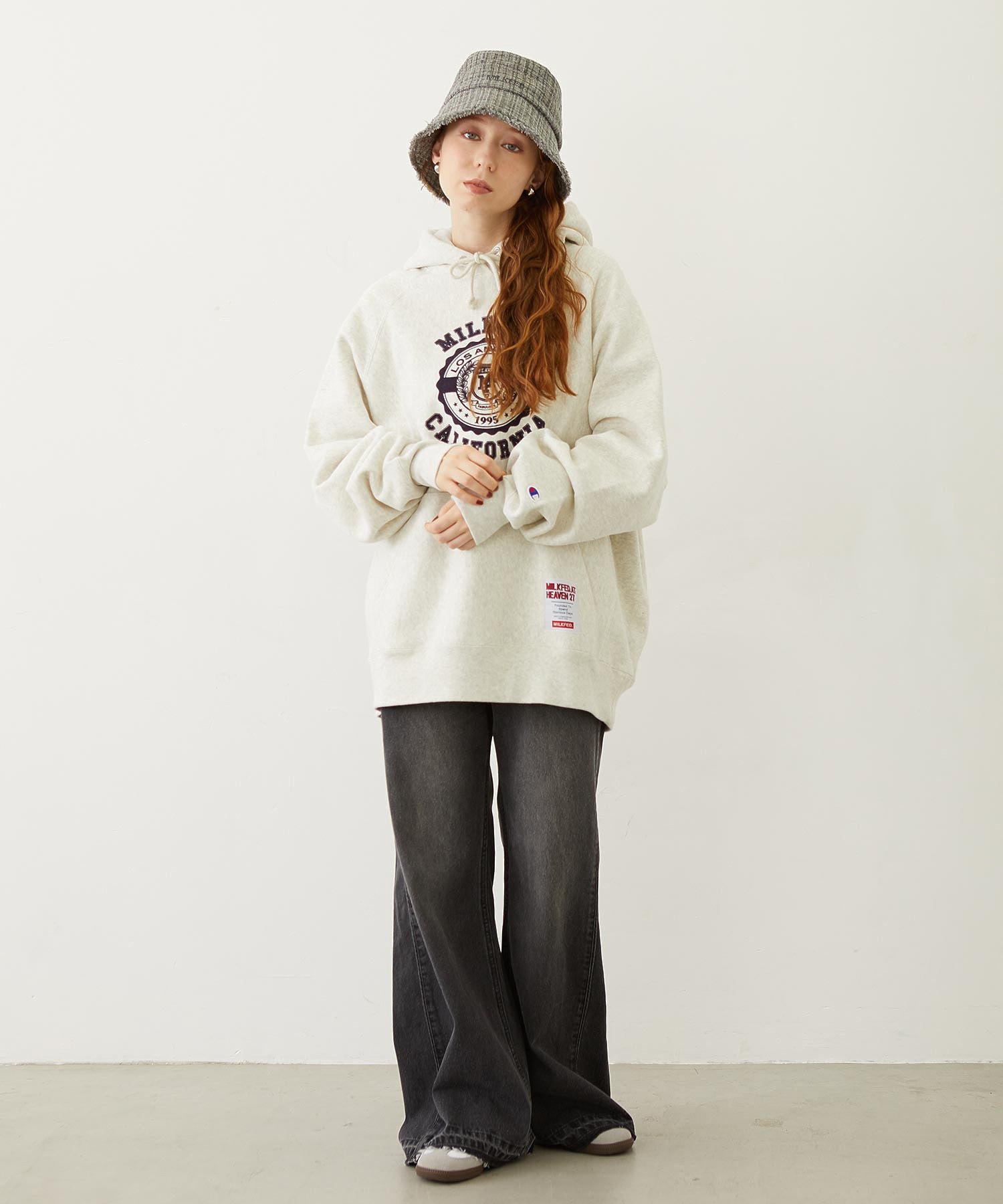 MILKFED. × CHAMPION COLLEGE LOGO SWEAT HOODIE