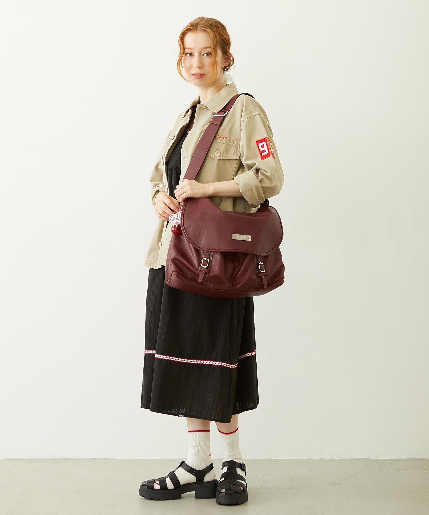 BAR LOGO MESSENGER BAG