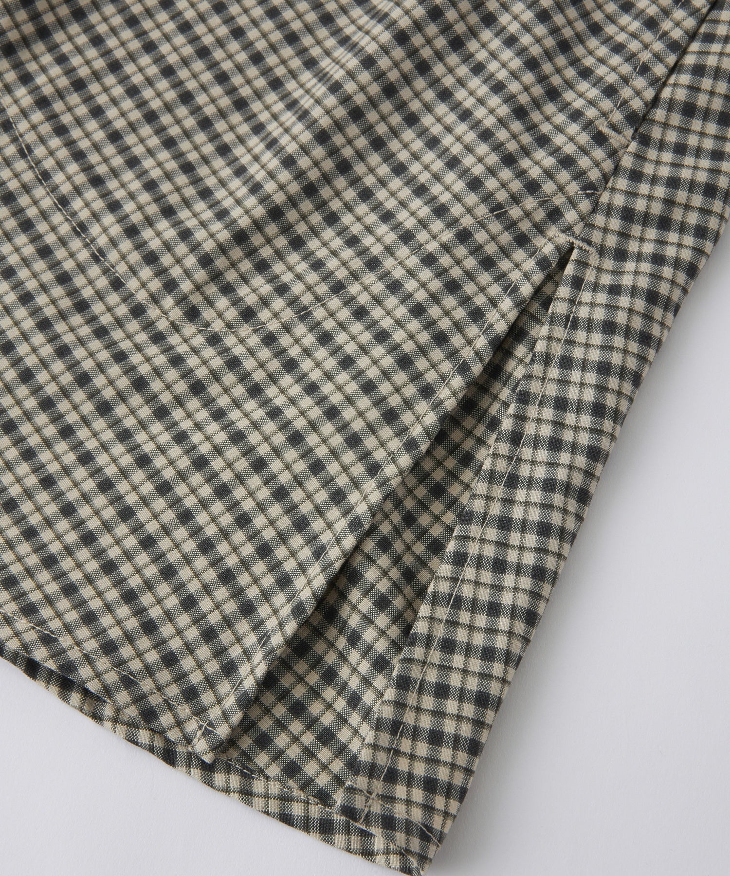 VOLUME SLEEVE HOODED BLOUSE