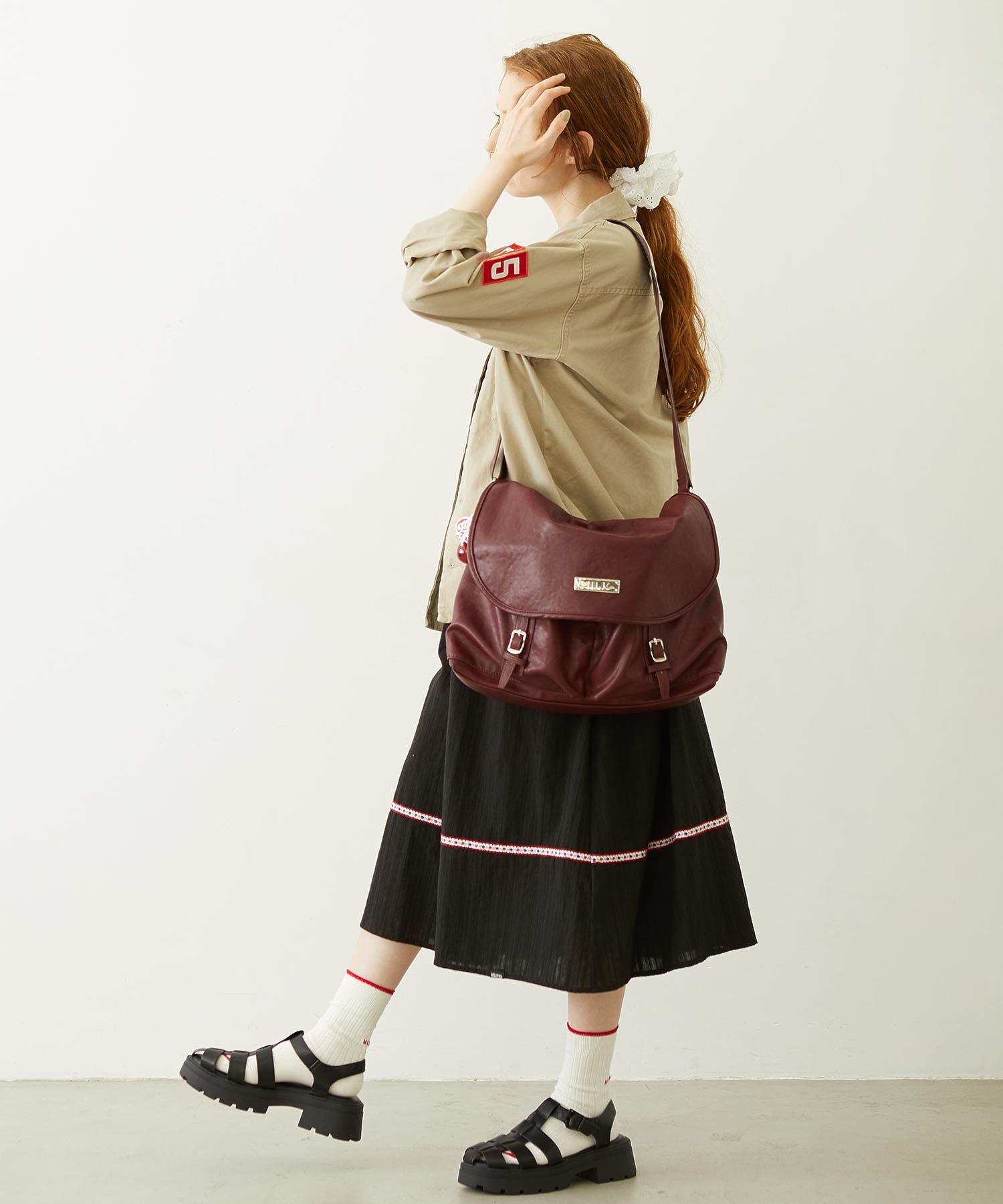 BAR LOGO MESSENGER BAG