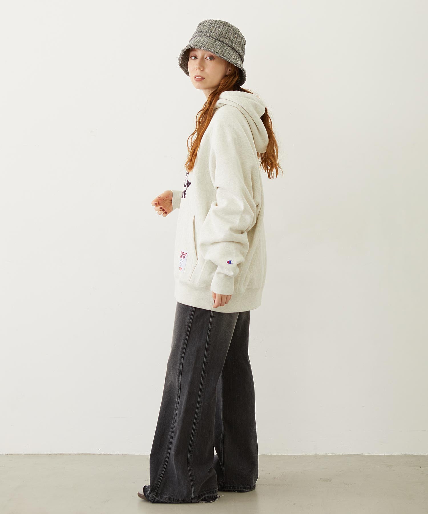 MILKFED. × CHAMPION COLLEGE LOGO SWEAT HOODIE