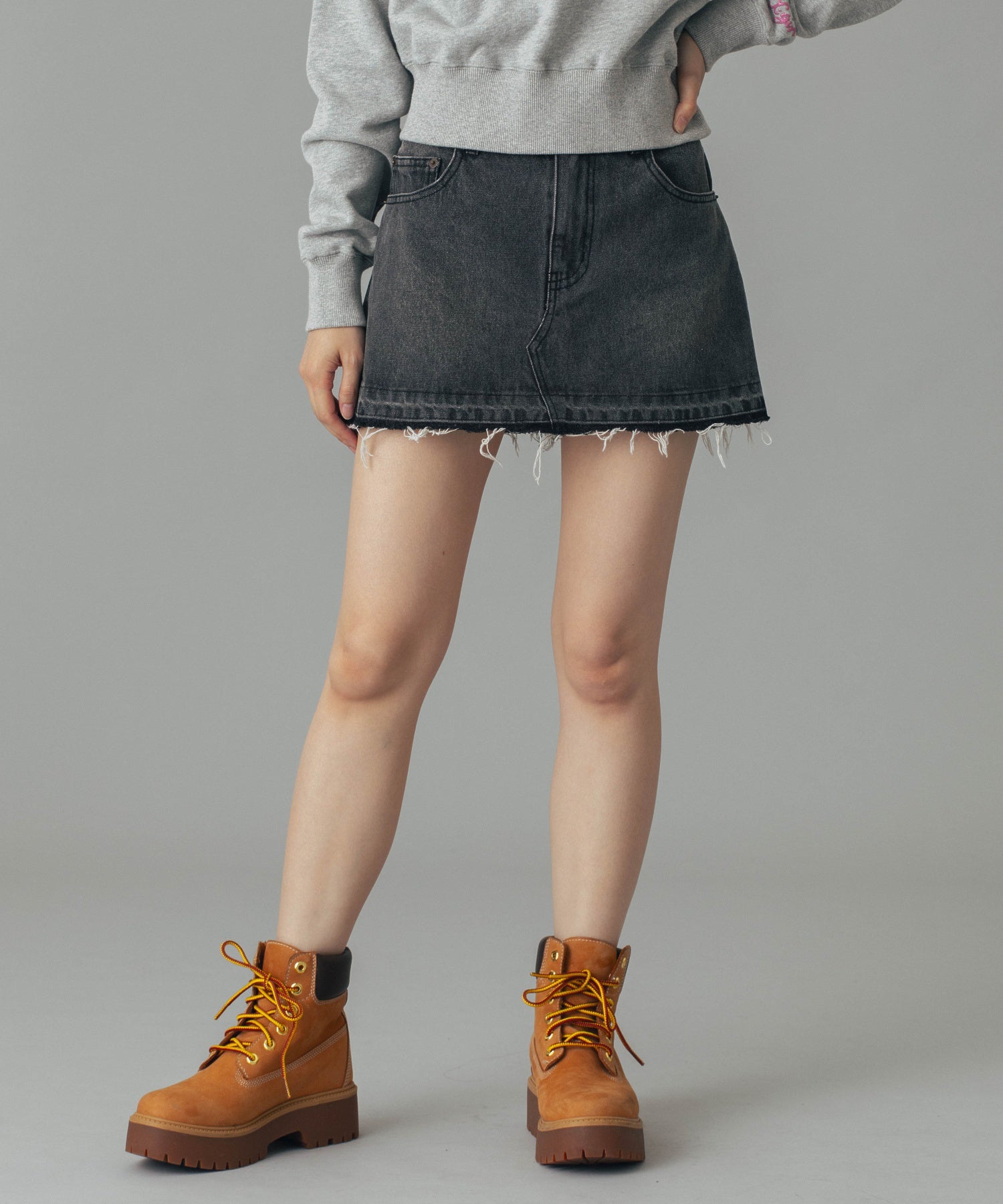 LOW RISE DENIM MINI SKIRT