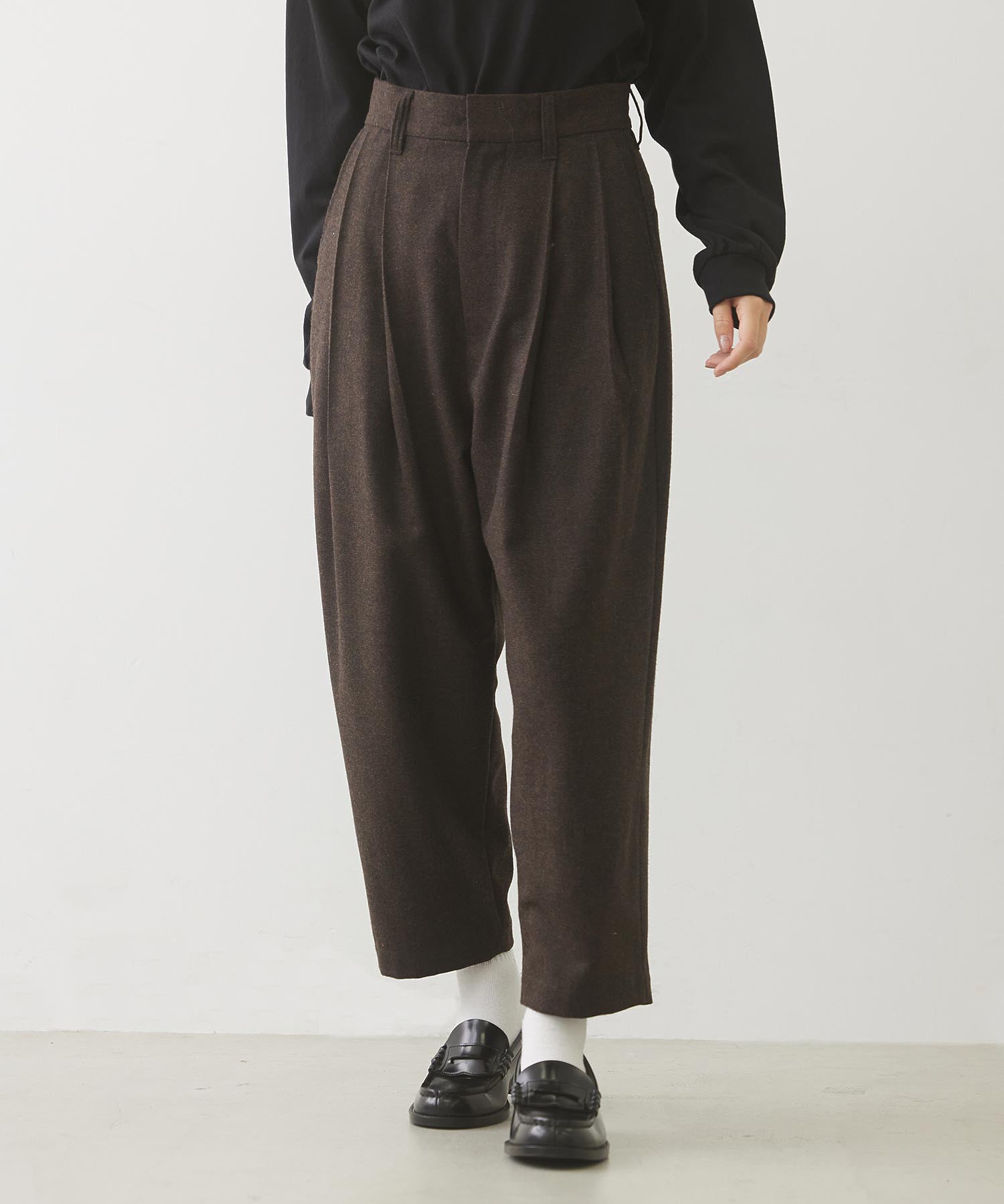 TAPERED CROPPED PANTS