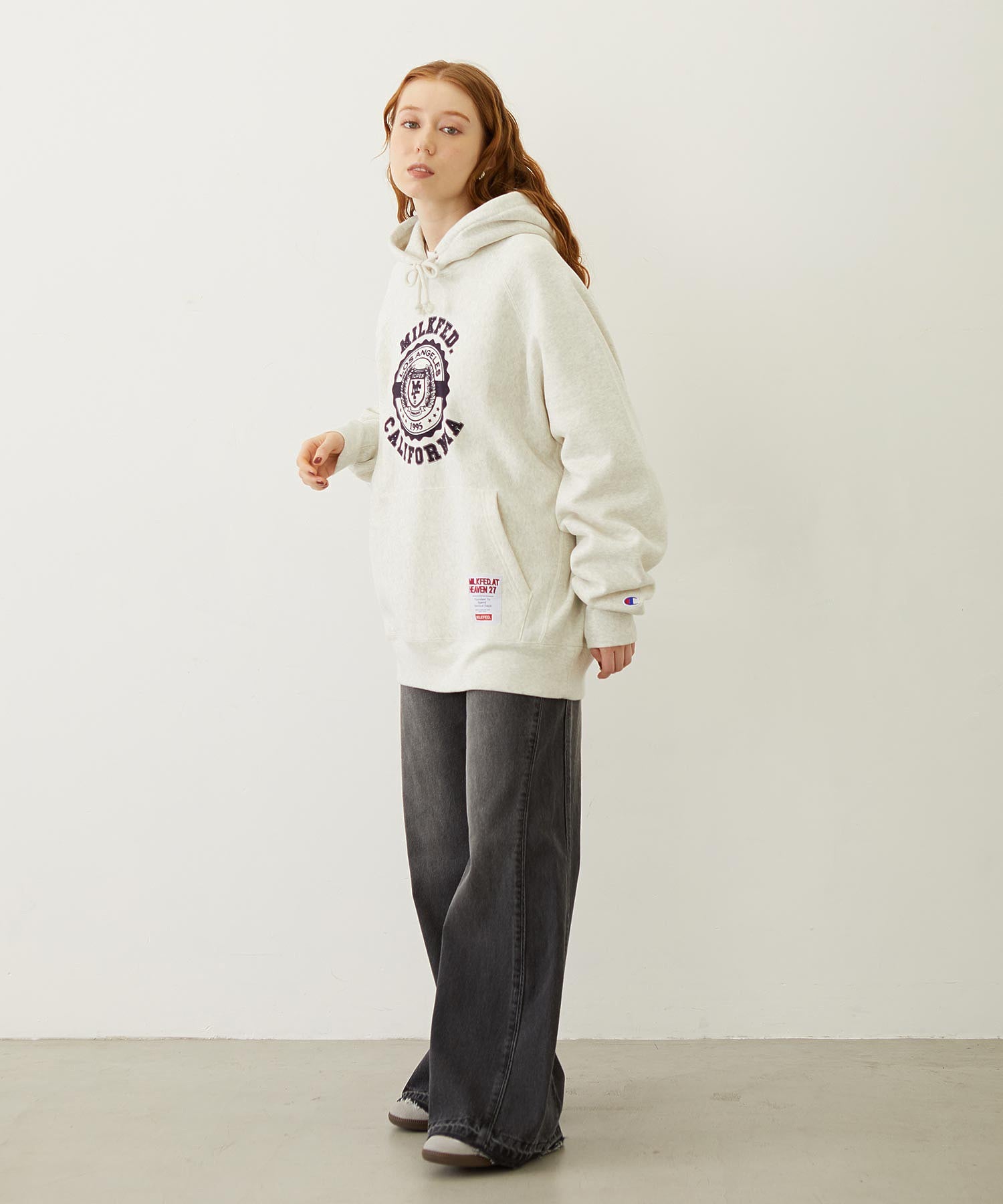 MILKFED. × CHAMPION COLLEGE LOGO SWEAT HOODIE