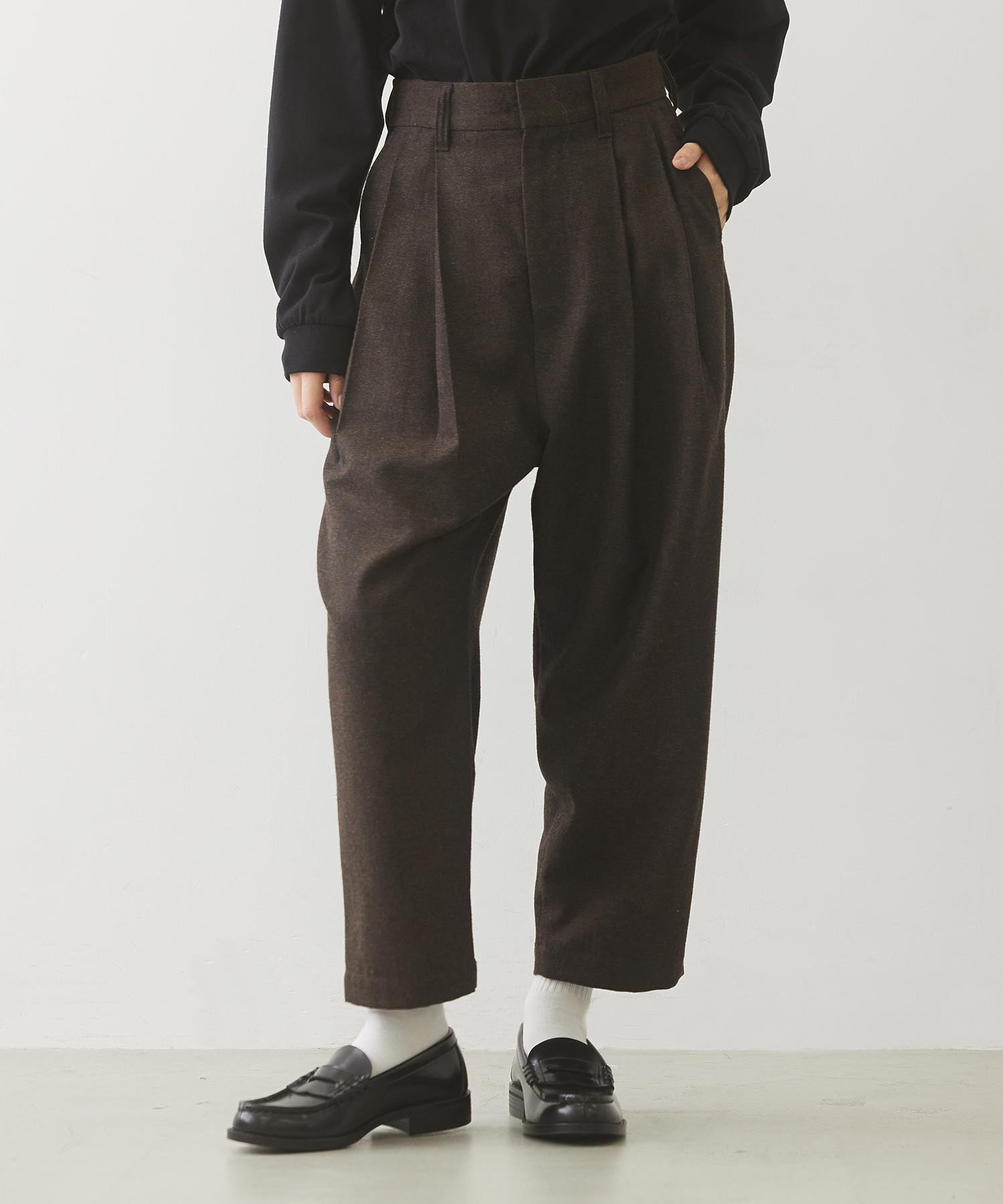 TAPERED CROPPED PANTS