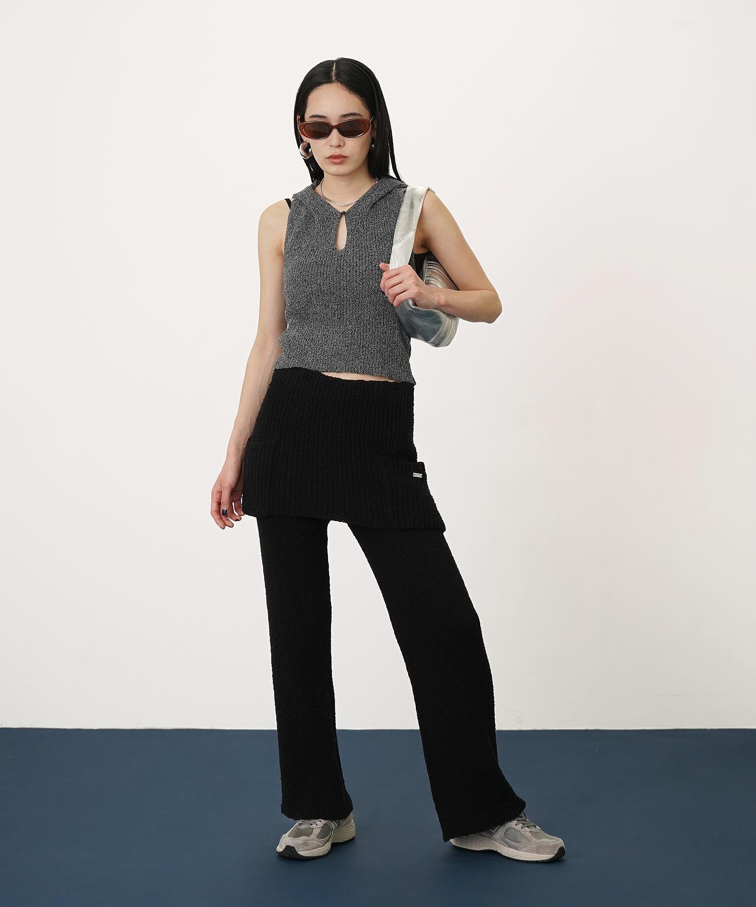 ＜人気アイテム再入荷＞バックオープンニットフーディー