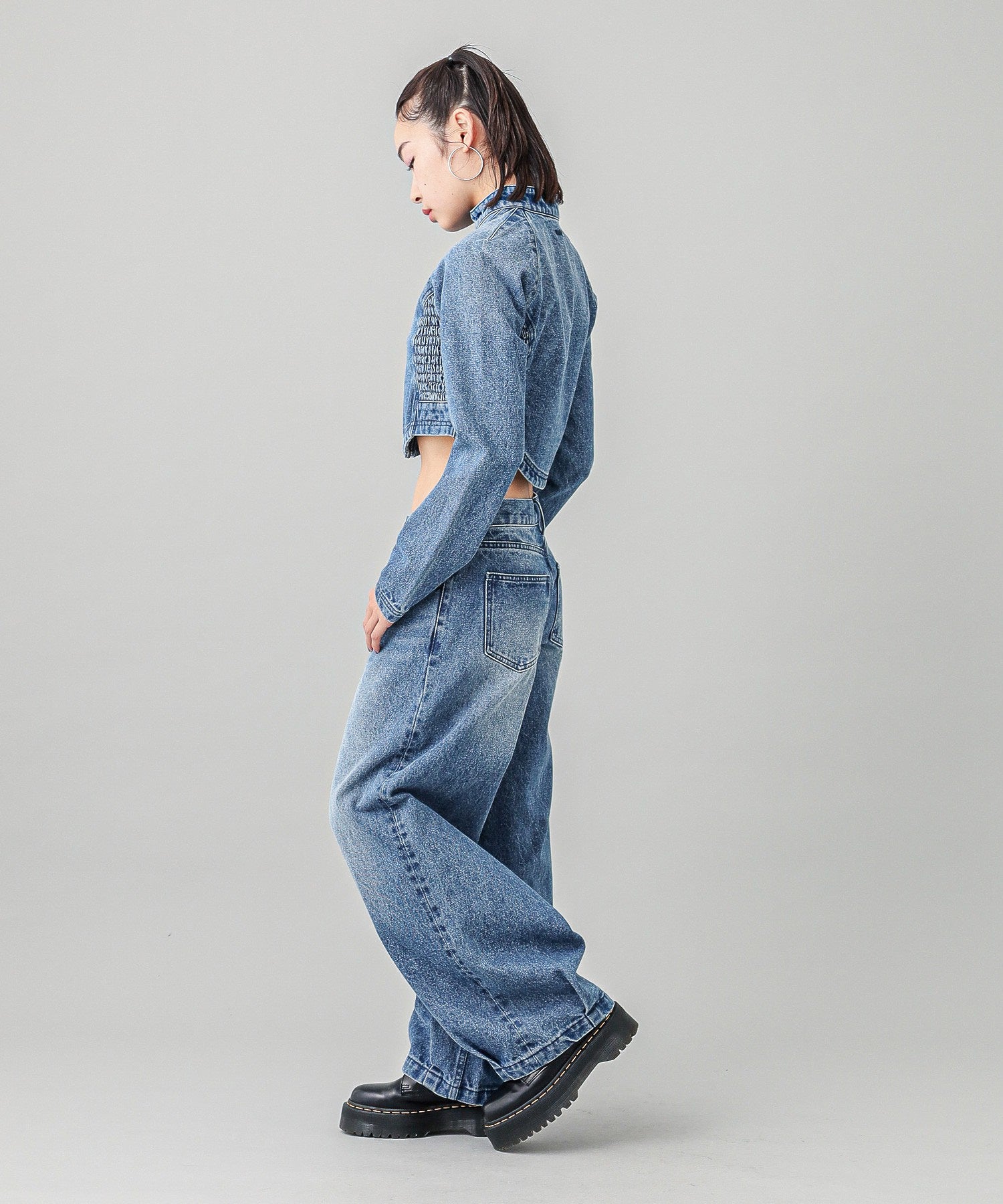 LOW RISE HEM TUCK DENIM PANTS