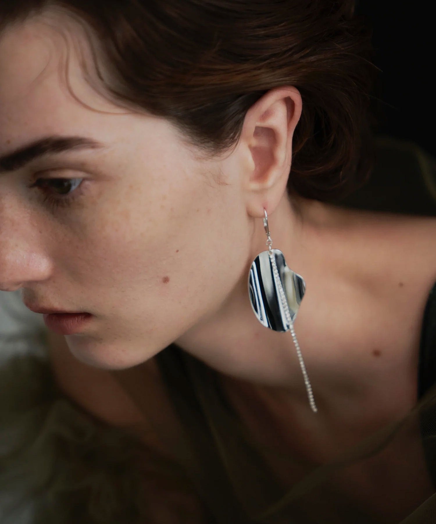 loni/LEAF BIJOU ASYMMETRY PIERCE