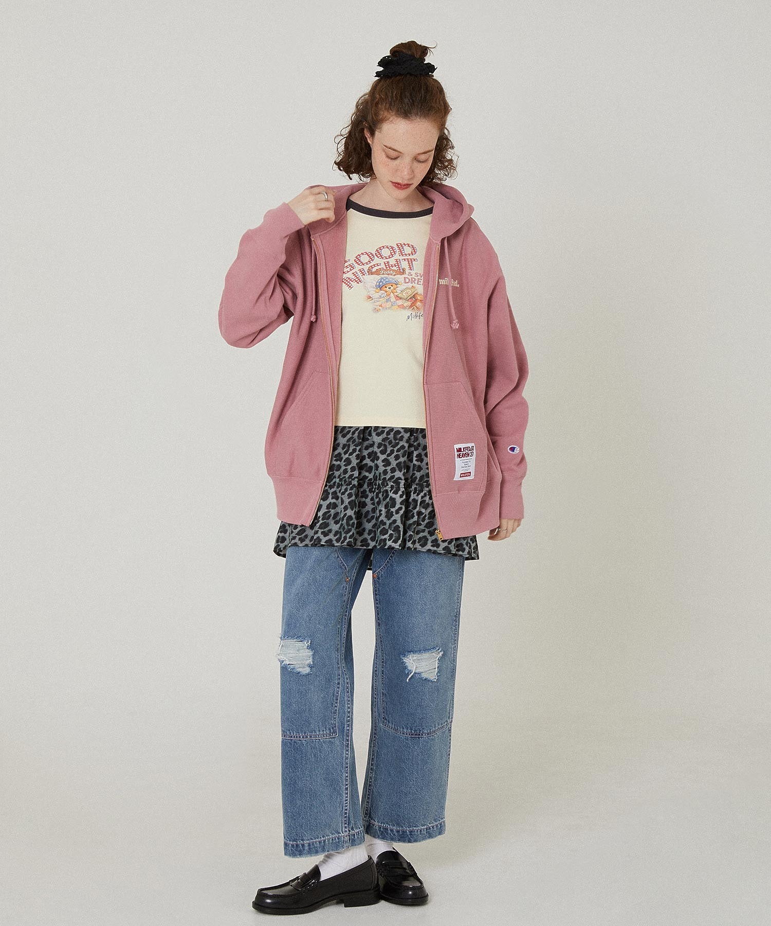 DOUBLE KNEE DISTRESSED DENIM PANTS