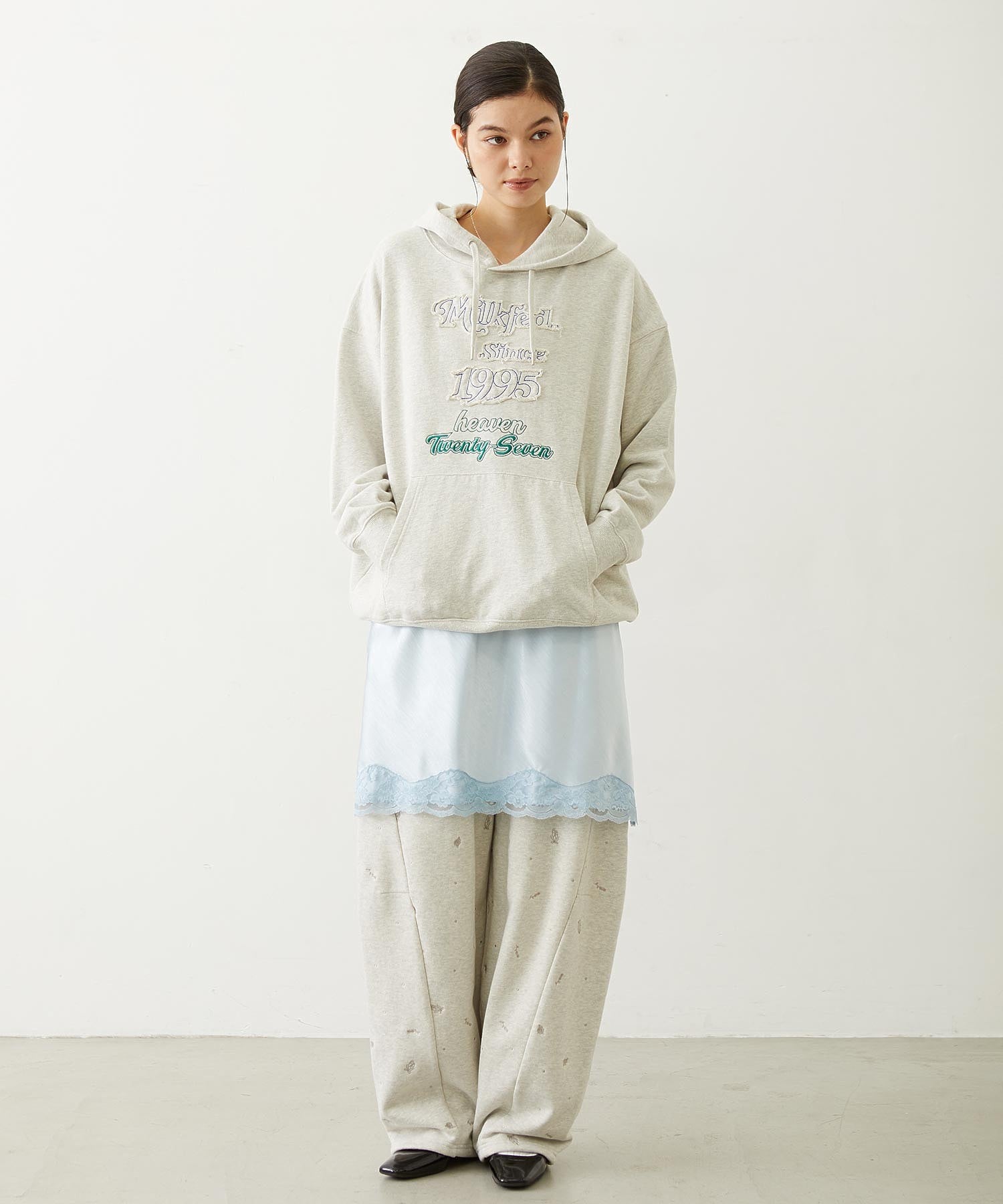 EMBROIDERED ROSE SWEAT WIDE PANTS
