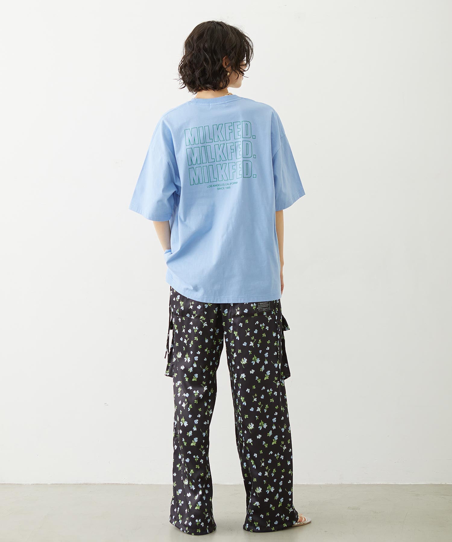 FLORAL PATTERN SATIN CARGO PANTS